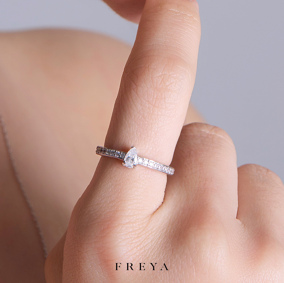 FREYA 水滴莫桑鑽戒