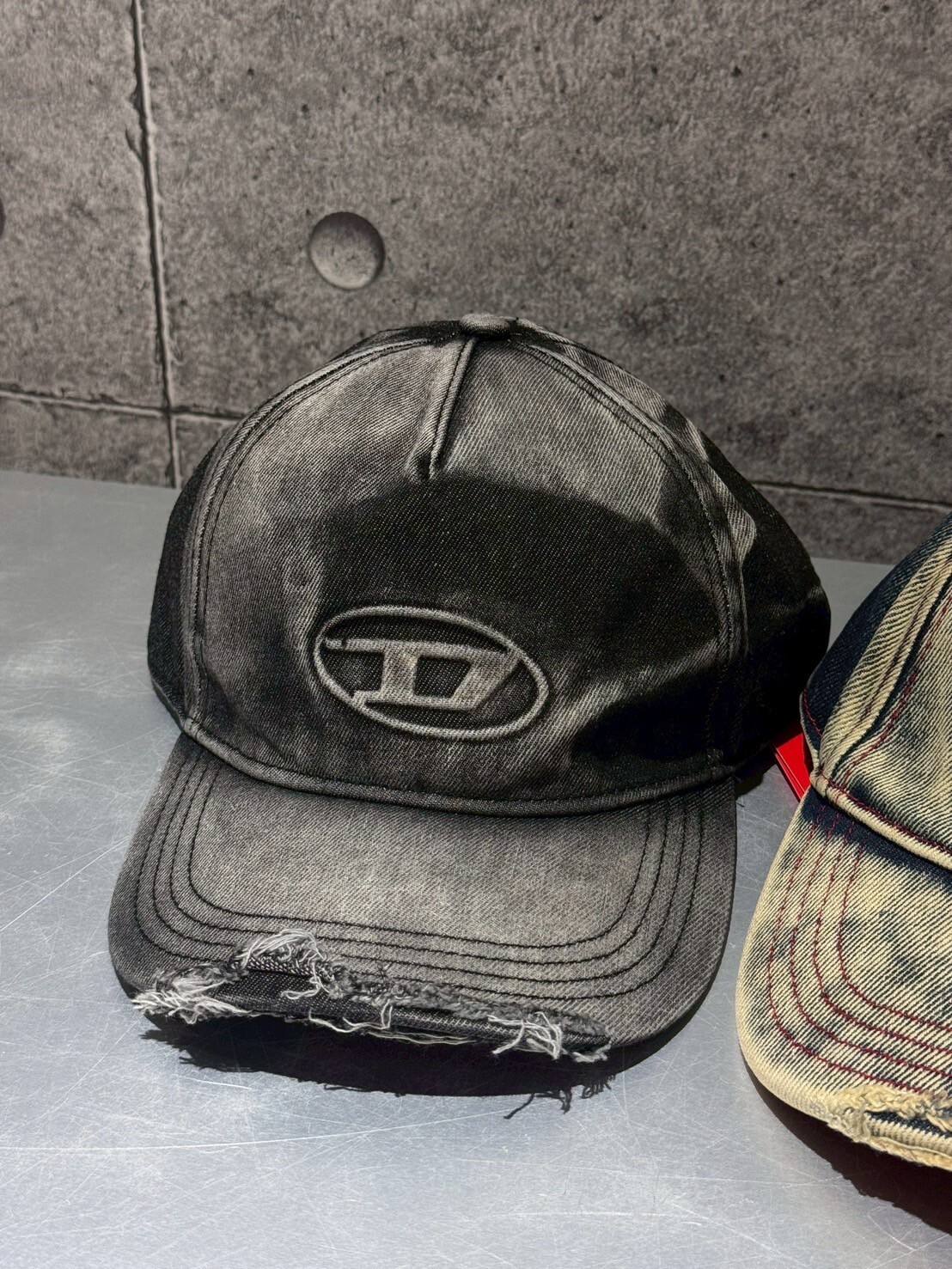 DIESEL 新款 破壞D Logo 水洗黑牛仔老帽