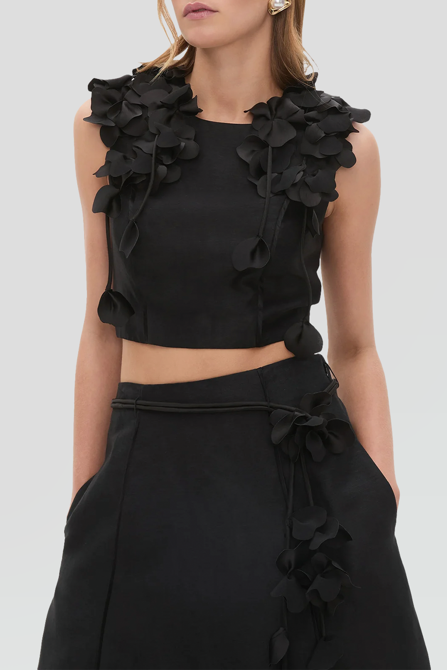 Aje｜CAMILLE 無袖花朵裝飾短版上衣