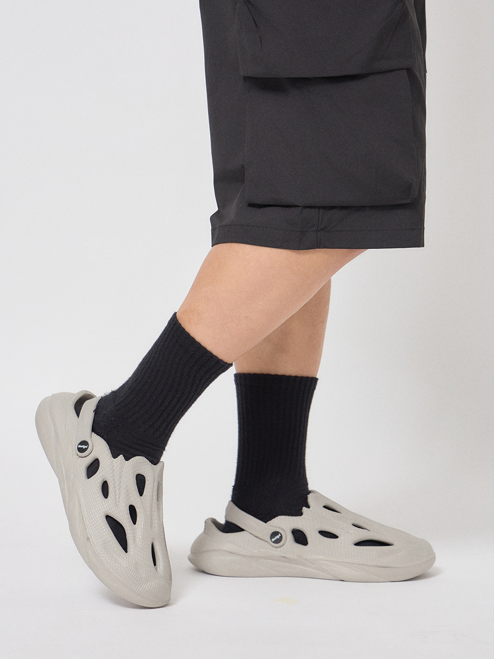 休閒雙穿洞洞鞋