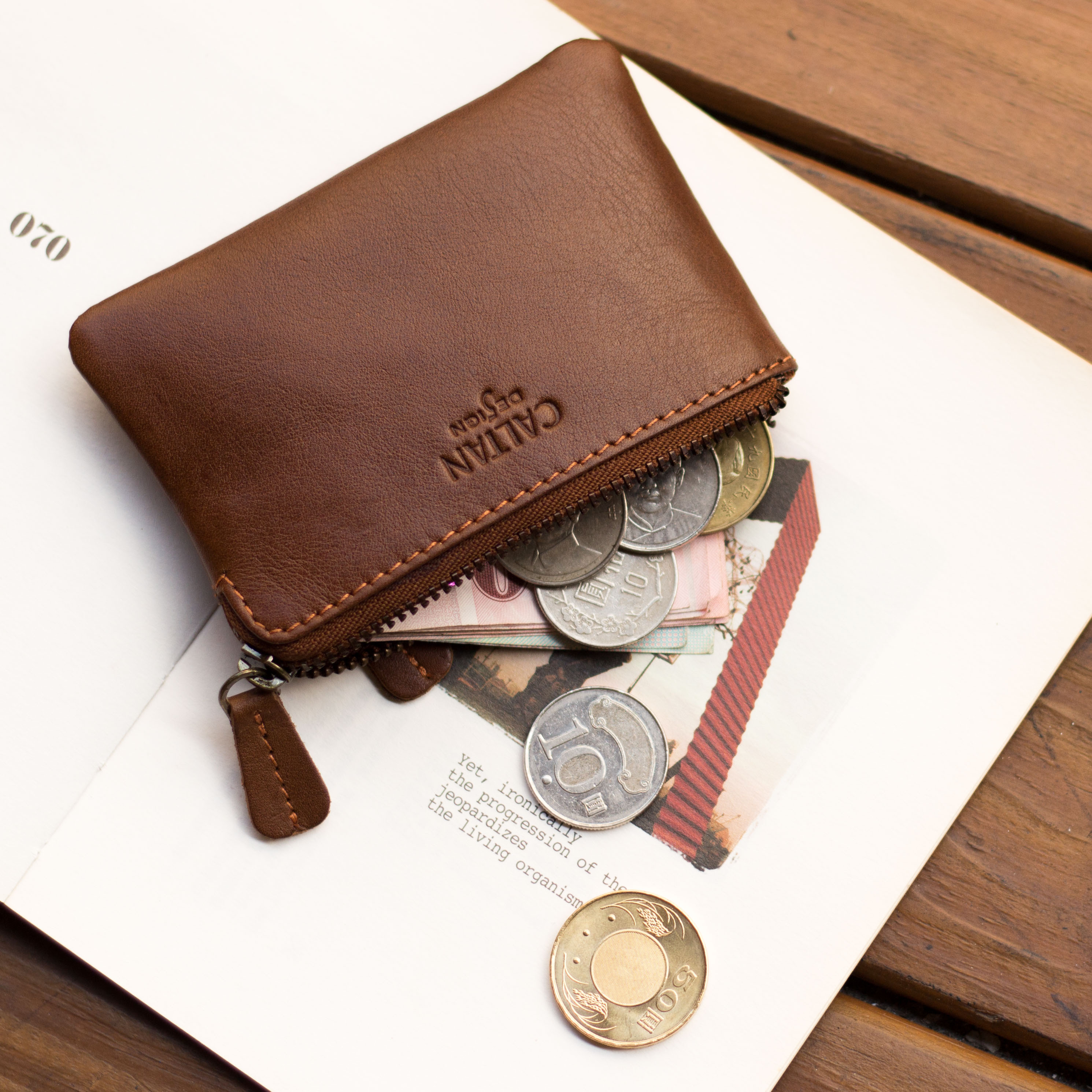 『新品上市』老爺有喜 真皮素雅雙拉鍊質感小錢包(072693cd)