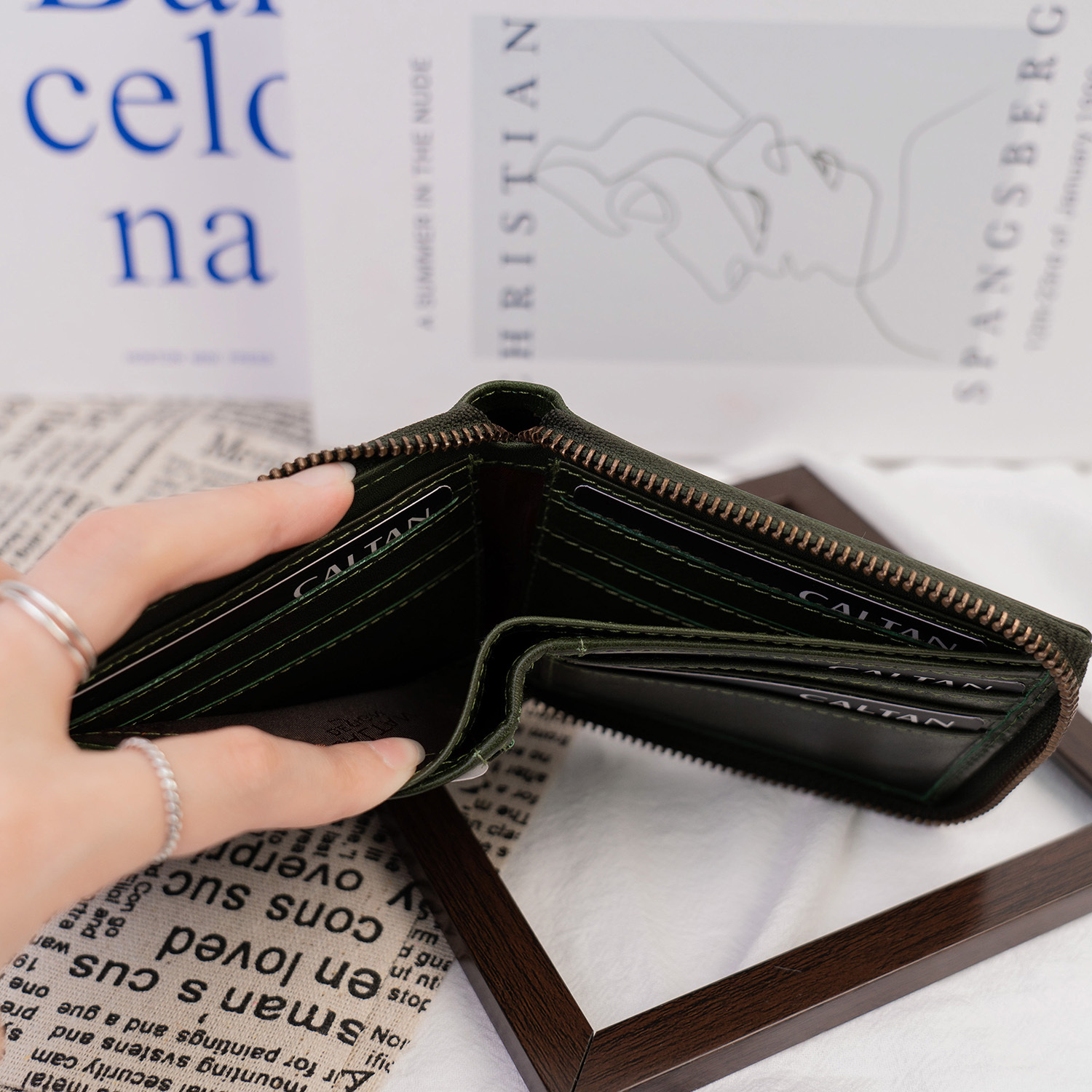 『新品上市』老爺有喜 經典真皮全包式拉鍊短夾(072916bk)