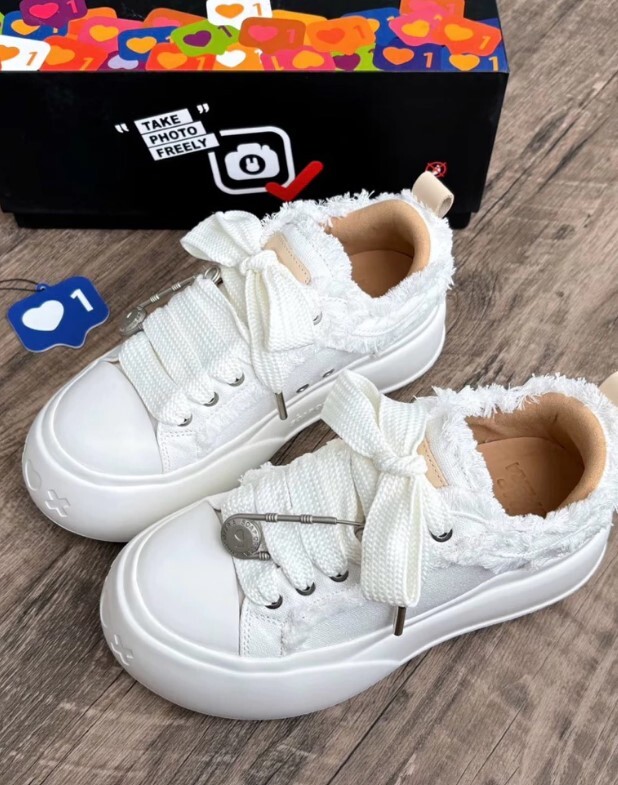 【現貨出清】SOAP OPERA 白色厚底滑板鞋🤍 防滑耐磨增高帆布鞋 男女同款低筒百搭款 Aug25