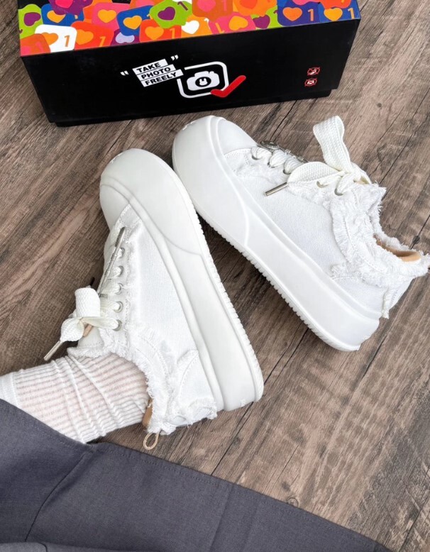 【現貨出清】SOAP OPERA 白色厚底滑板鞋🤍 防滑耐磨增高帆布鞋 男女同款低筒百搭款 Aug25