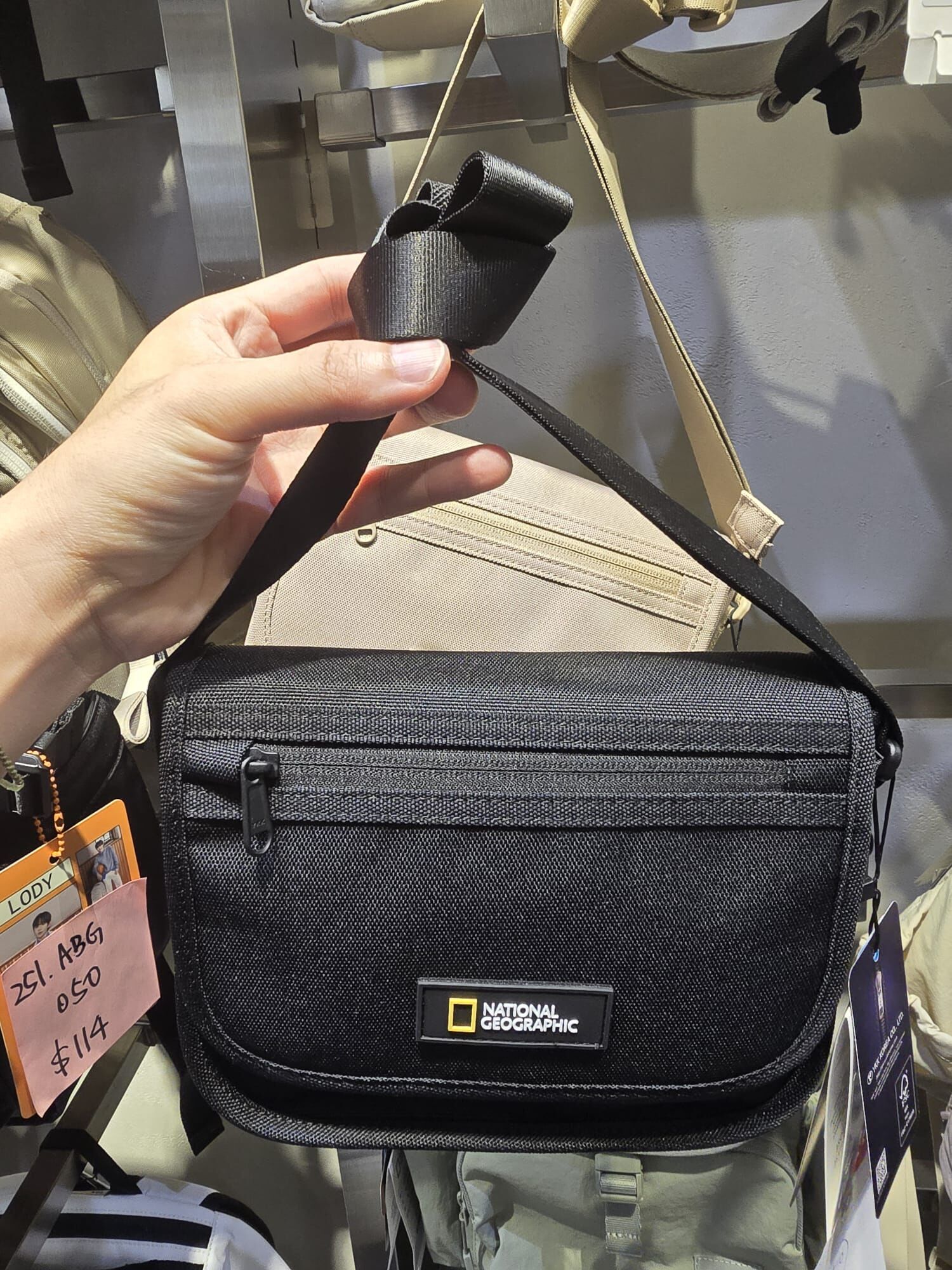 【直播】KM0805193 National Geographic 斜咩袋