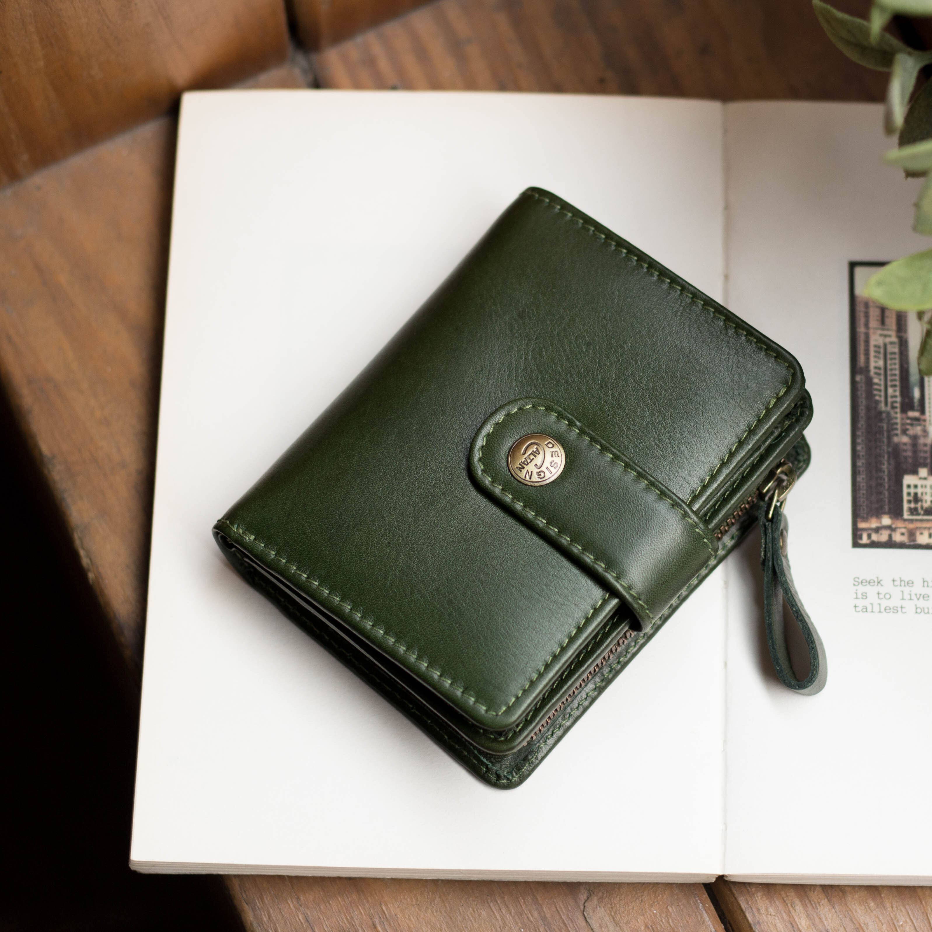 『新品上市』老爺有喜  扣式小巧時尚中夾(074349cd)