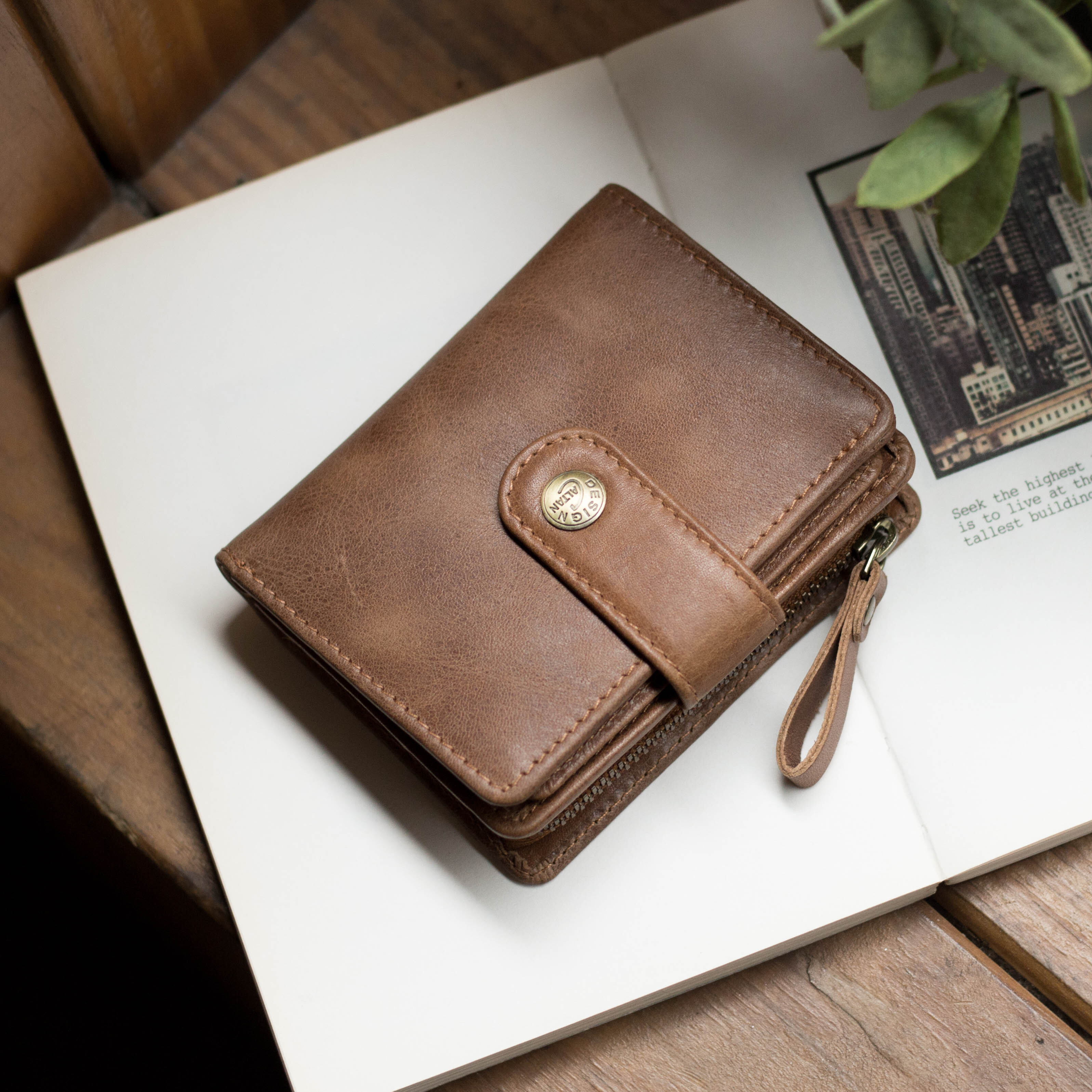 『新品上市』老爺有喜  扣式小巧時尚中夾(074349lt)