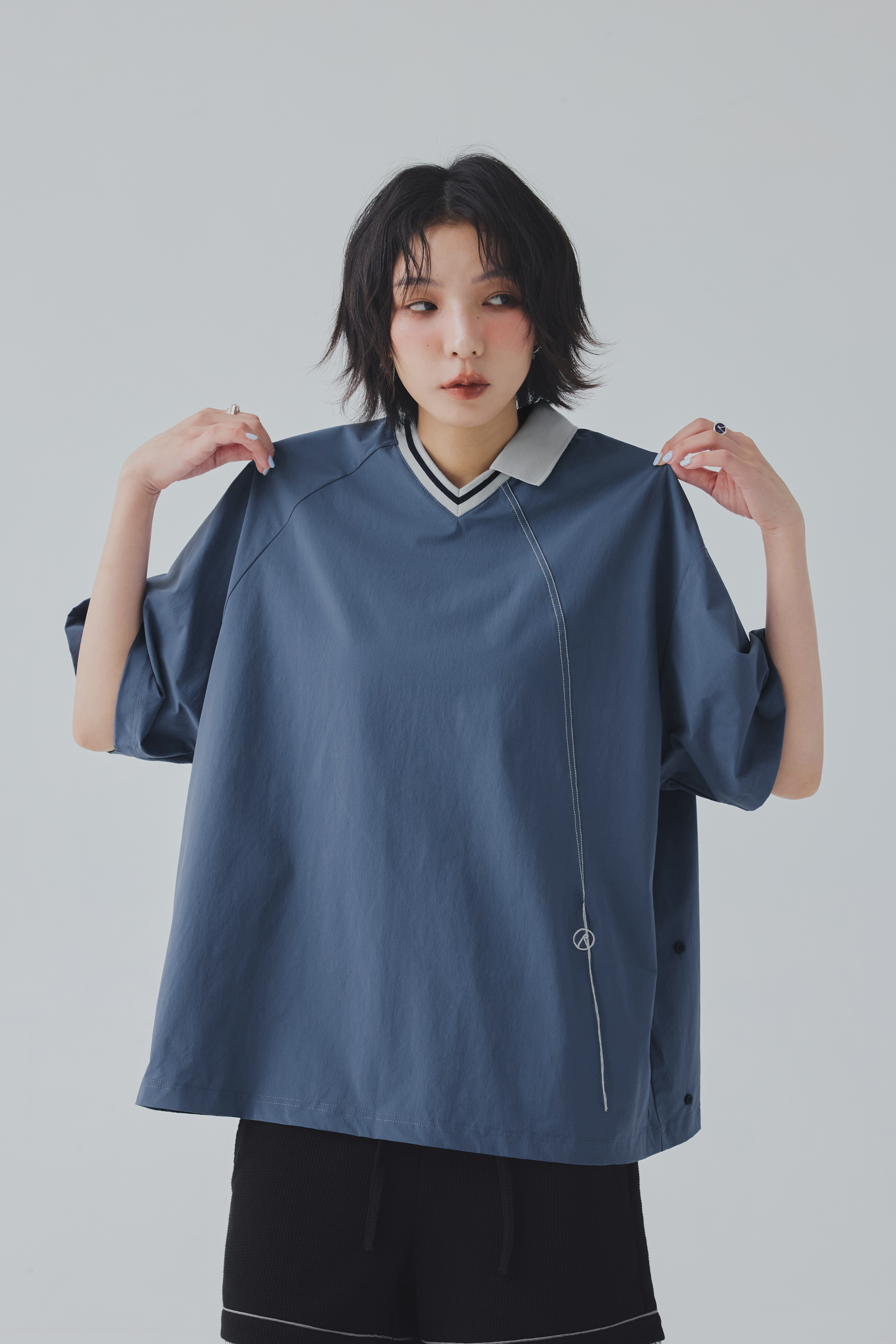 V-Neck Bi-Construct Tee｜Yale Blue