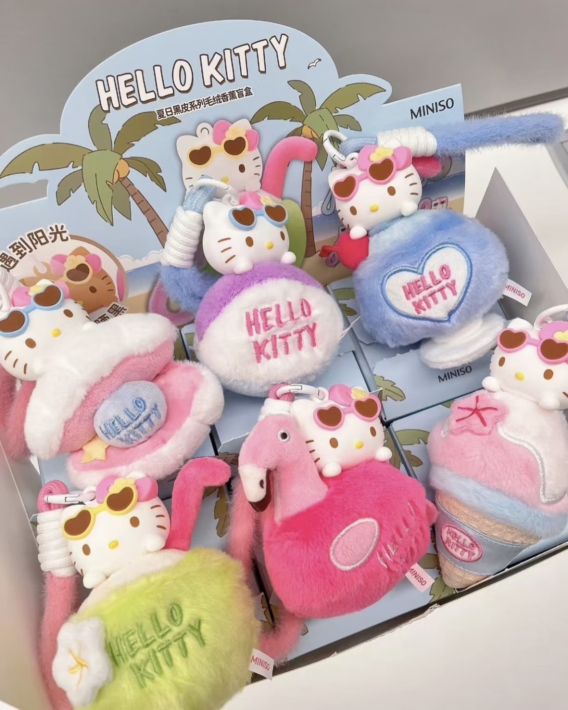 iSNEAKERS｜Sanrio 三麗鷗 HELLO KITTY 夏日變色黑皮系列 香薰盲盒 六款