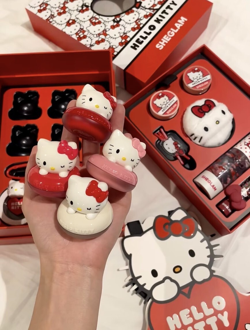 Kitty聯名彩妝組合 情人節禮盒