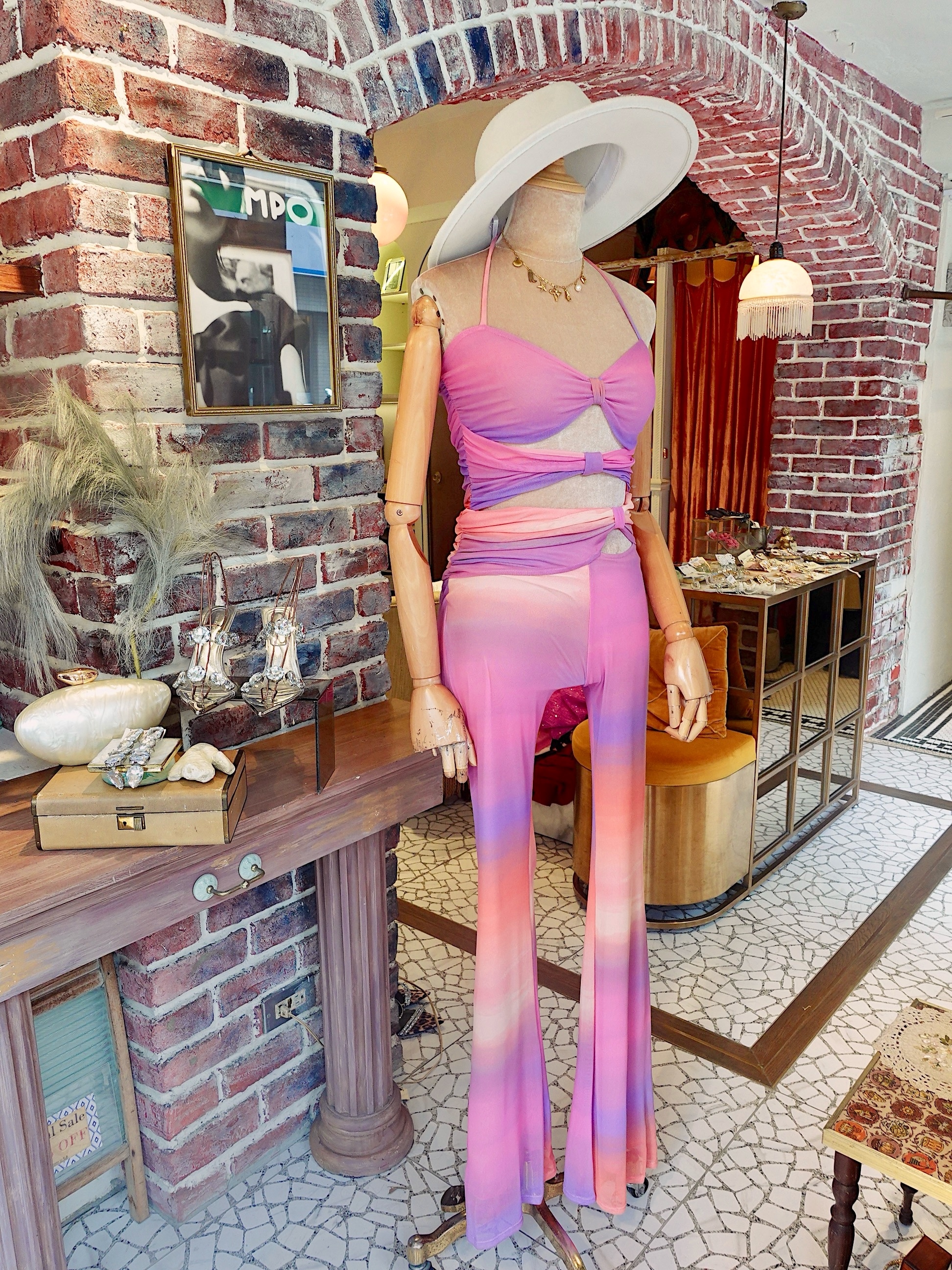 Pink Love粉紅色漸層印花繞脖綁帶Cutout 連身喇叭褲