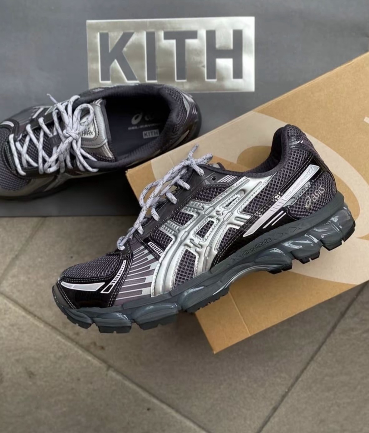 KITH聯名 Asics GEL-Kayano 12.1 黑銀 慢跑鞋 男女款 潮流跑鞋 百搭休閒鞋Aug25
