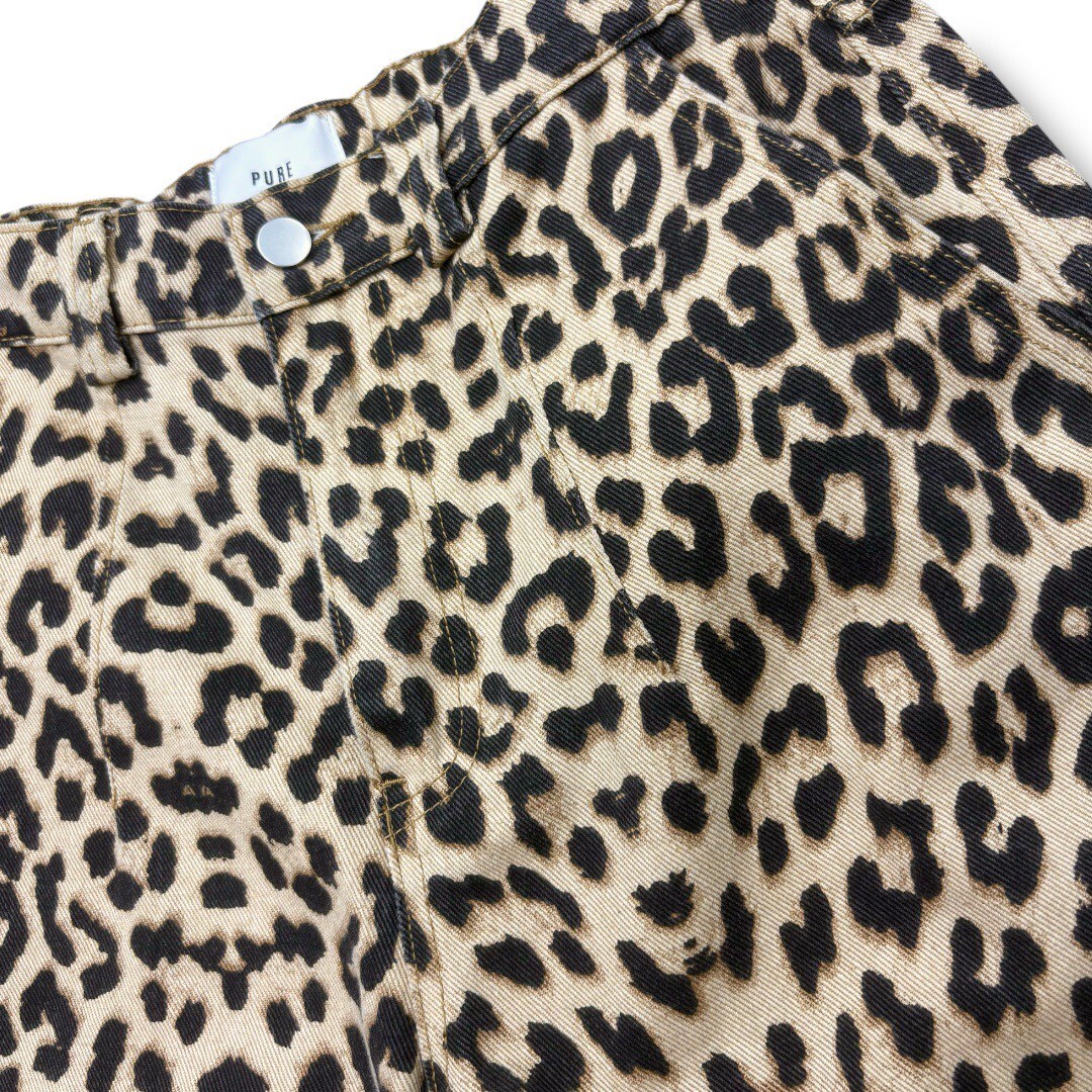 《S.V》雙摺線豹紋直筒褲