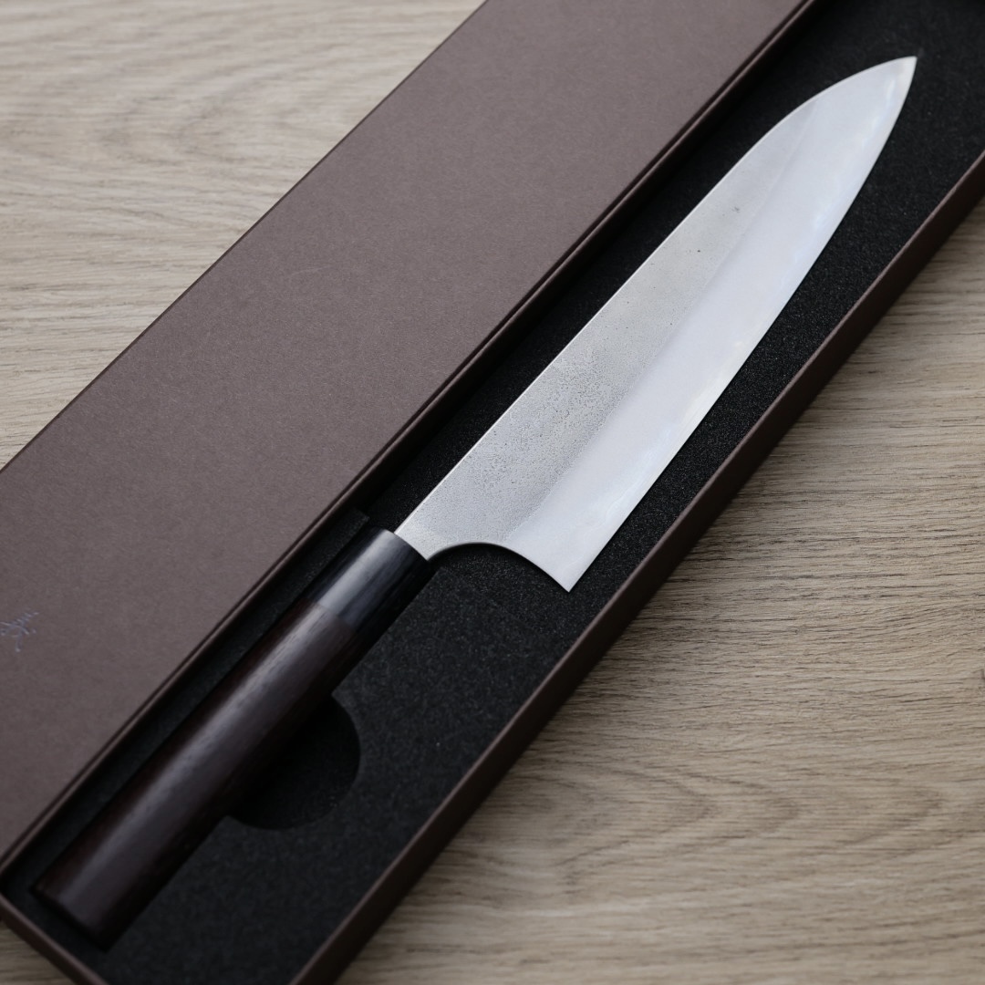 加藤義実 牛刀 210mm 青紙超級鋼 梨地