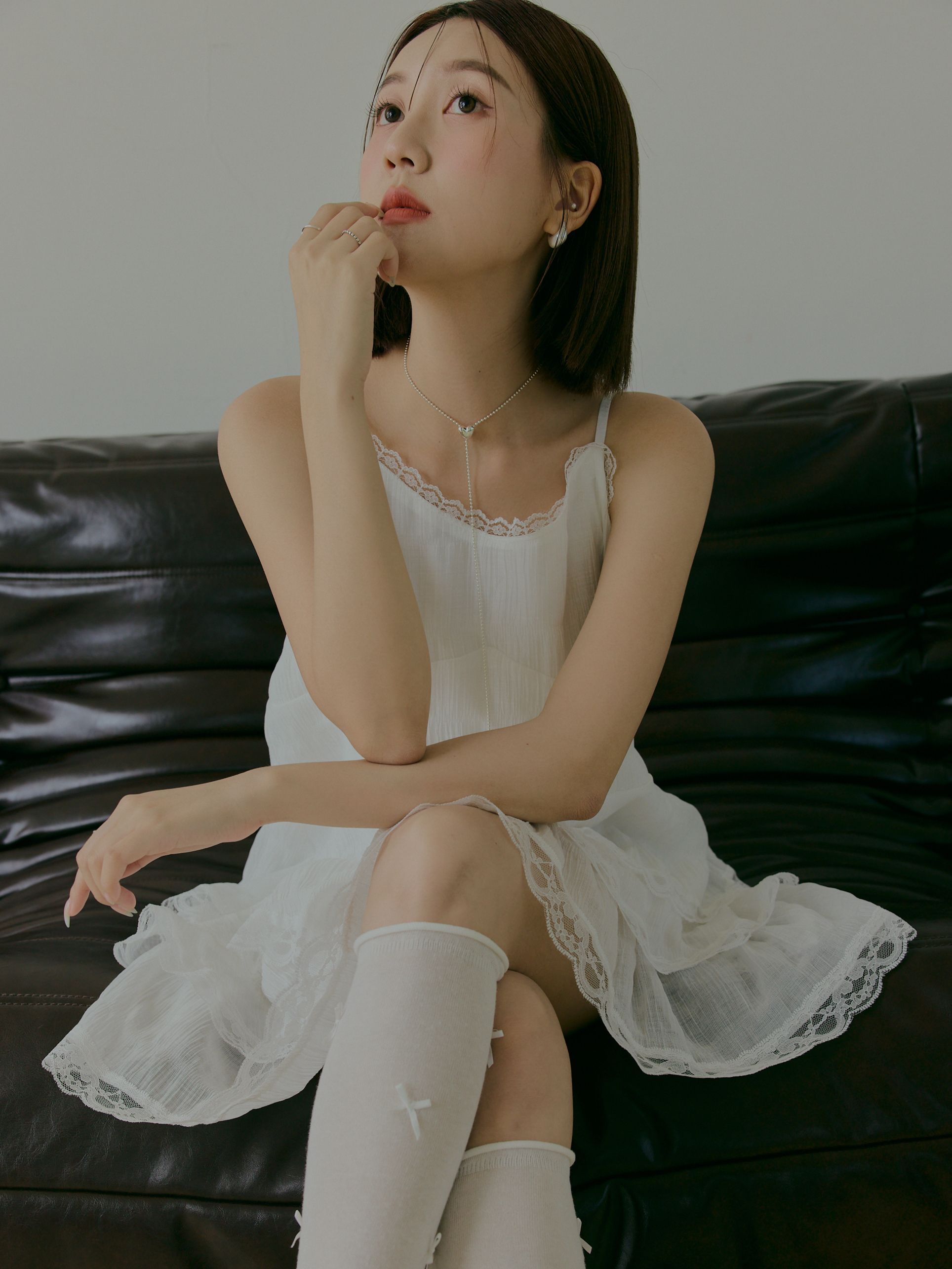 細肩蕾絲多層次短洋