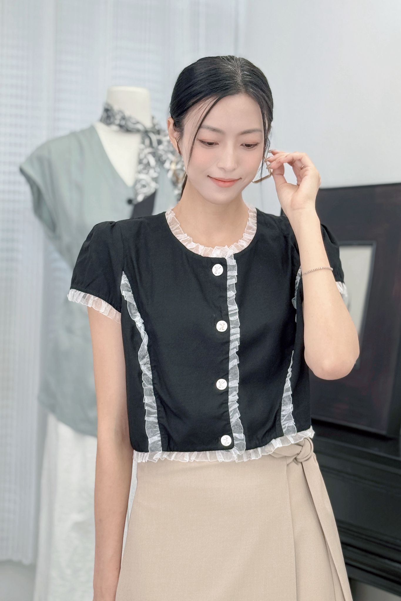 TOP#7543🤍Wide 肩挺肩小外套