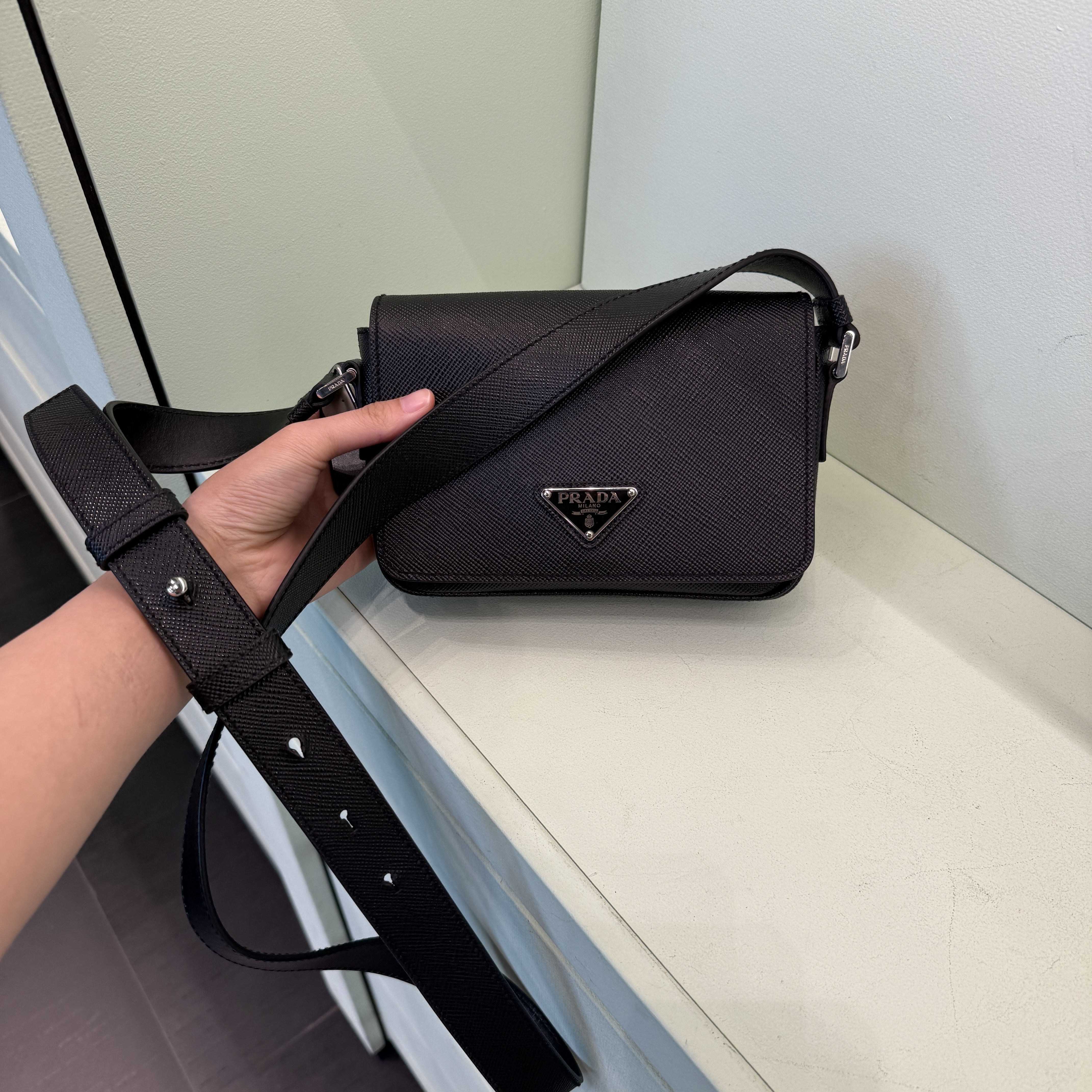 Prada Logo saffiano leather shoulder bag 2VD065