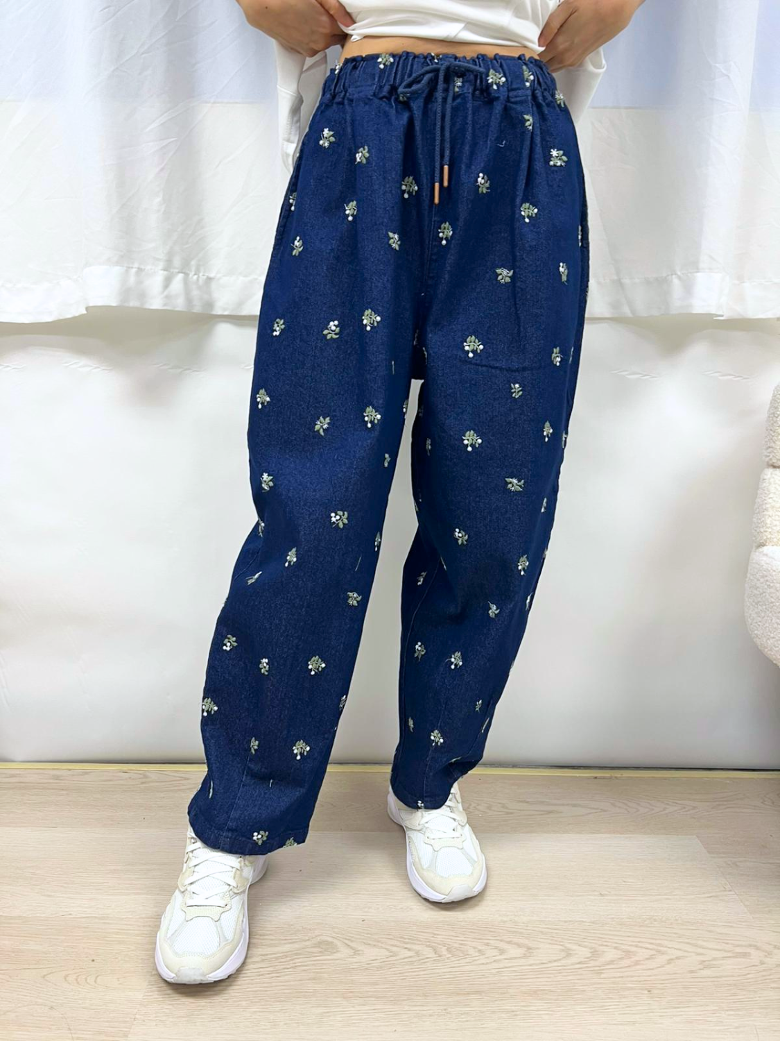 IE 刺繡花 彈性牛仔褲