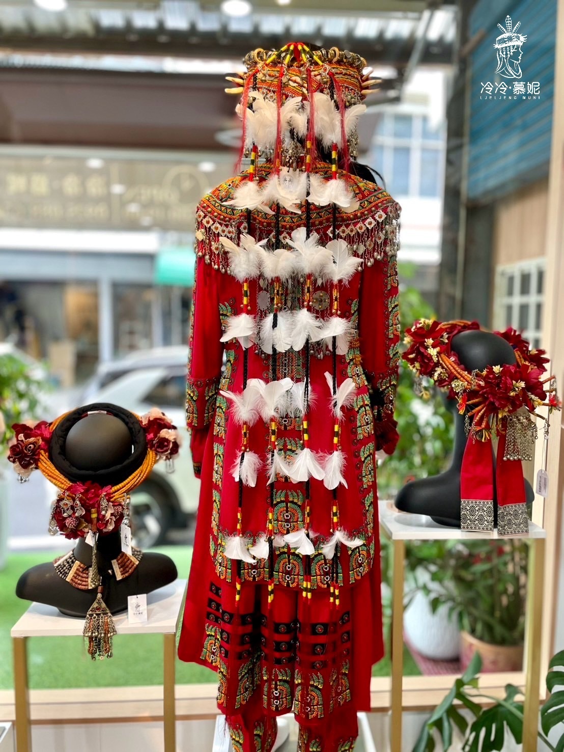 W-No.11白色絨毛馬毛流蘇萊冠150cm