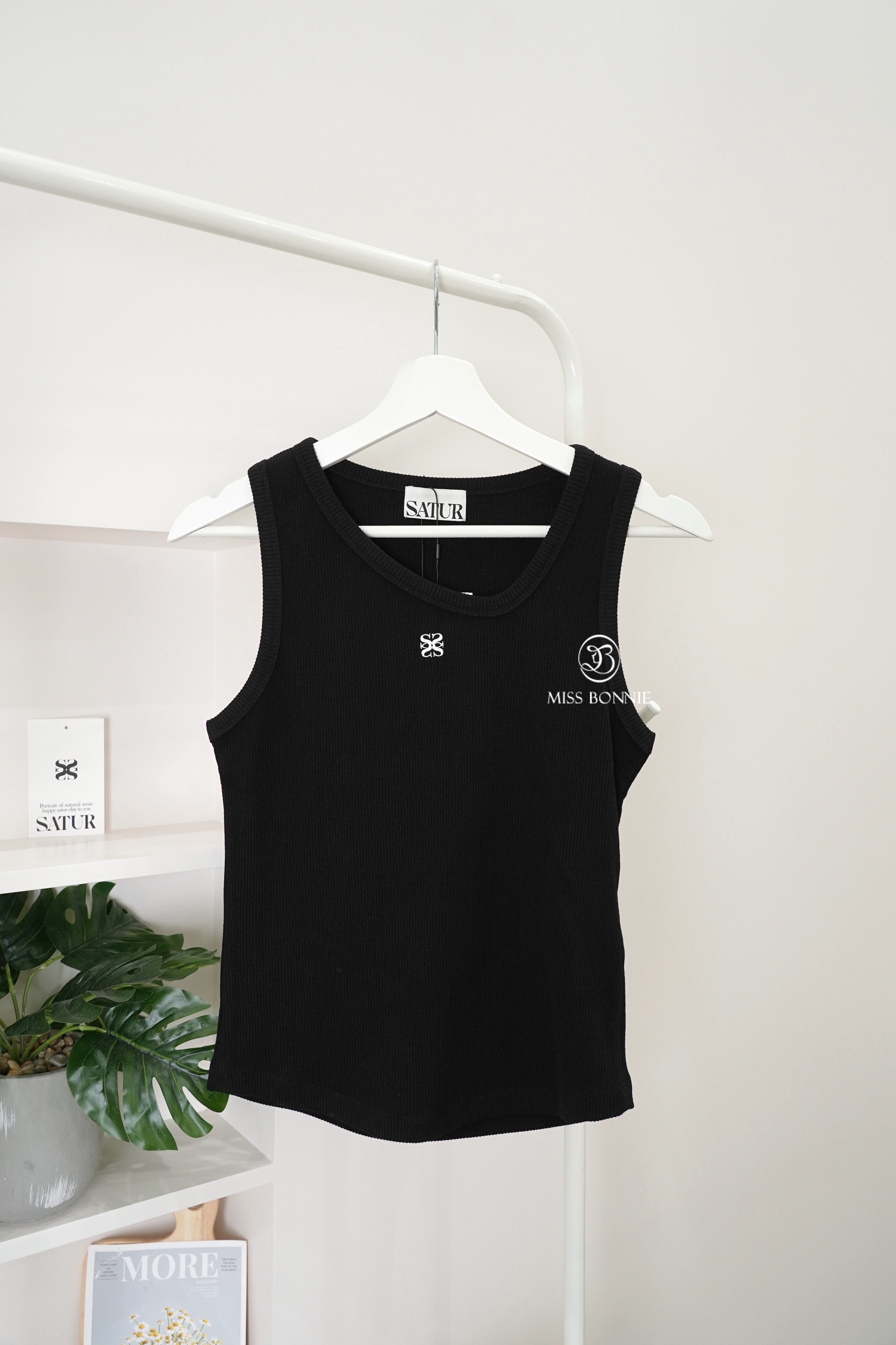 SATUR斜領口螺紋背心(現貨)