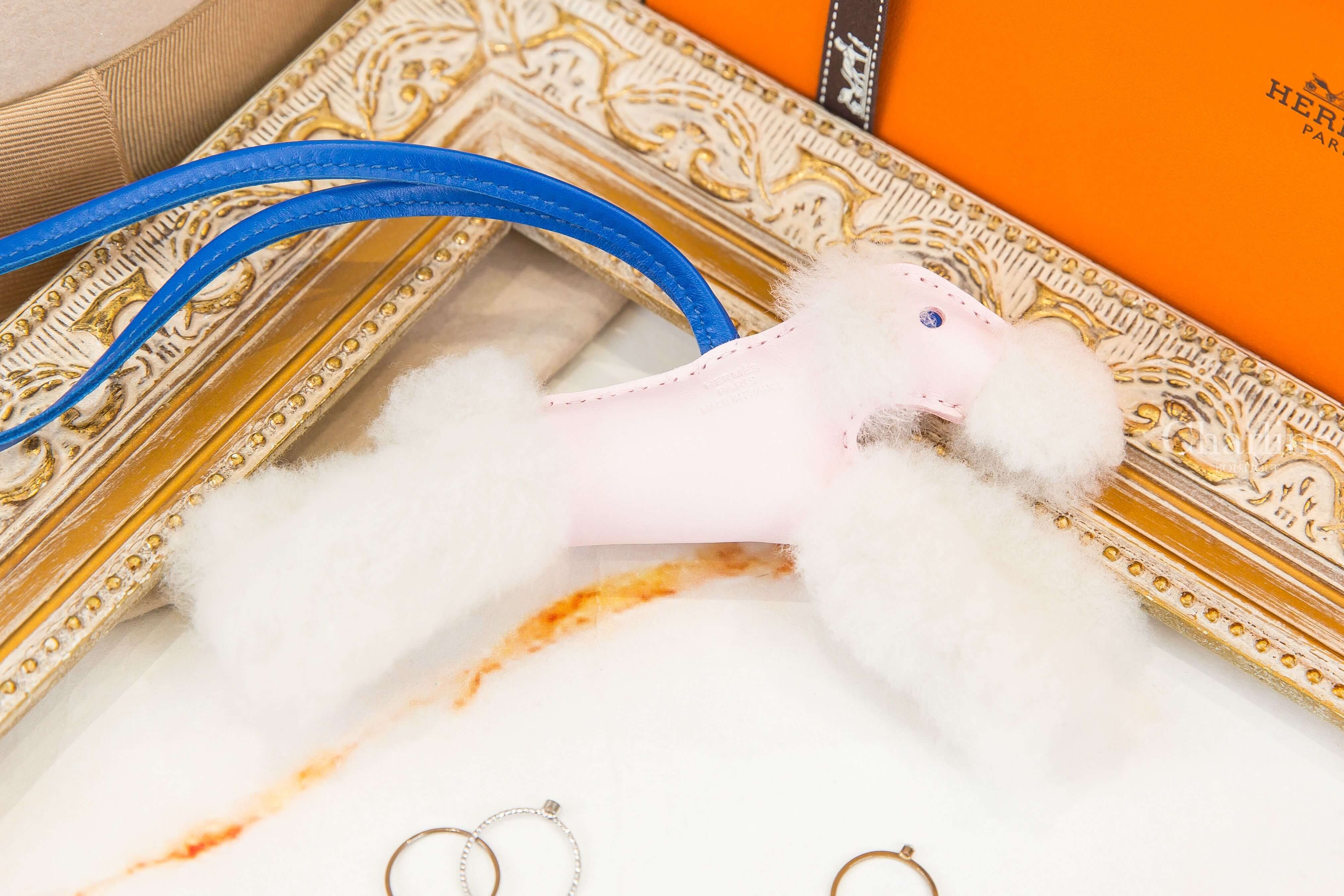 Hermès Hermès Budy Charm 戀愛粉/法國藍羊毛獵狐梗犬吊飾-Charline Boutique 精品代購