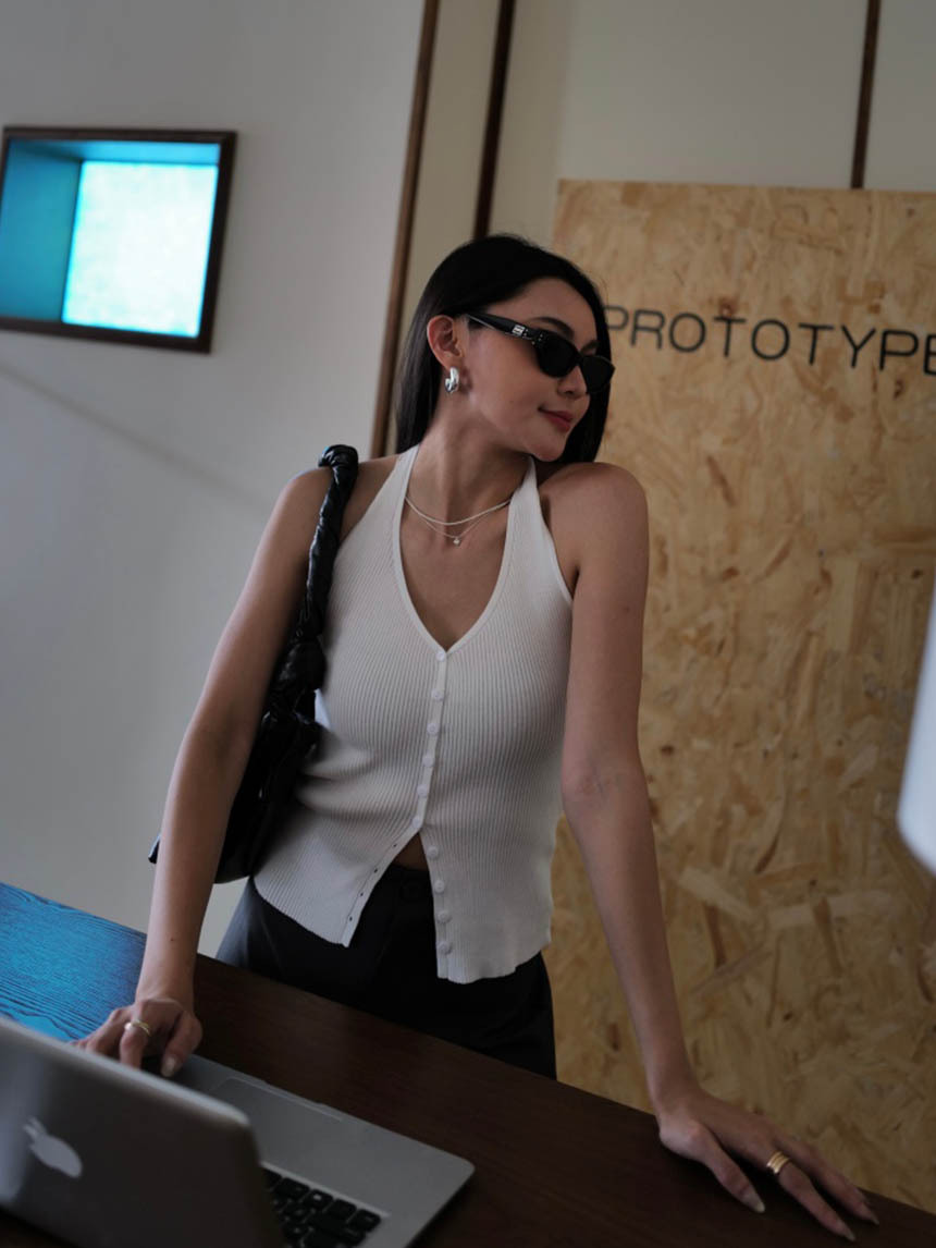 削肩小鈕釦下開衩露背背心*6色