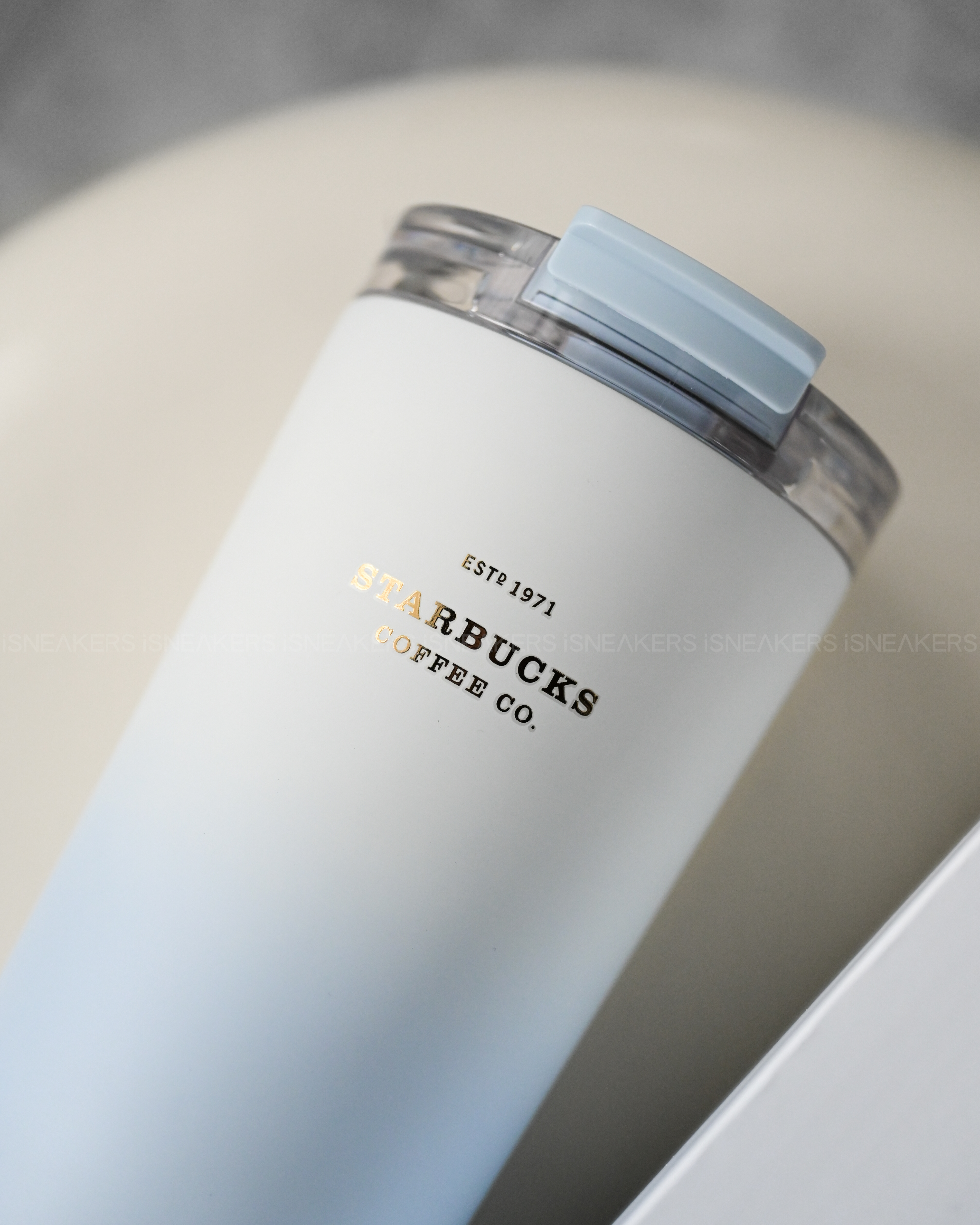 iSNEAKERS | STARBUCKS 星巴克  夏日漸變藍 雙飲口 吸管杯 水壺 水杯 680ML