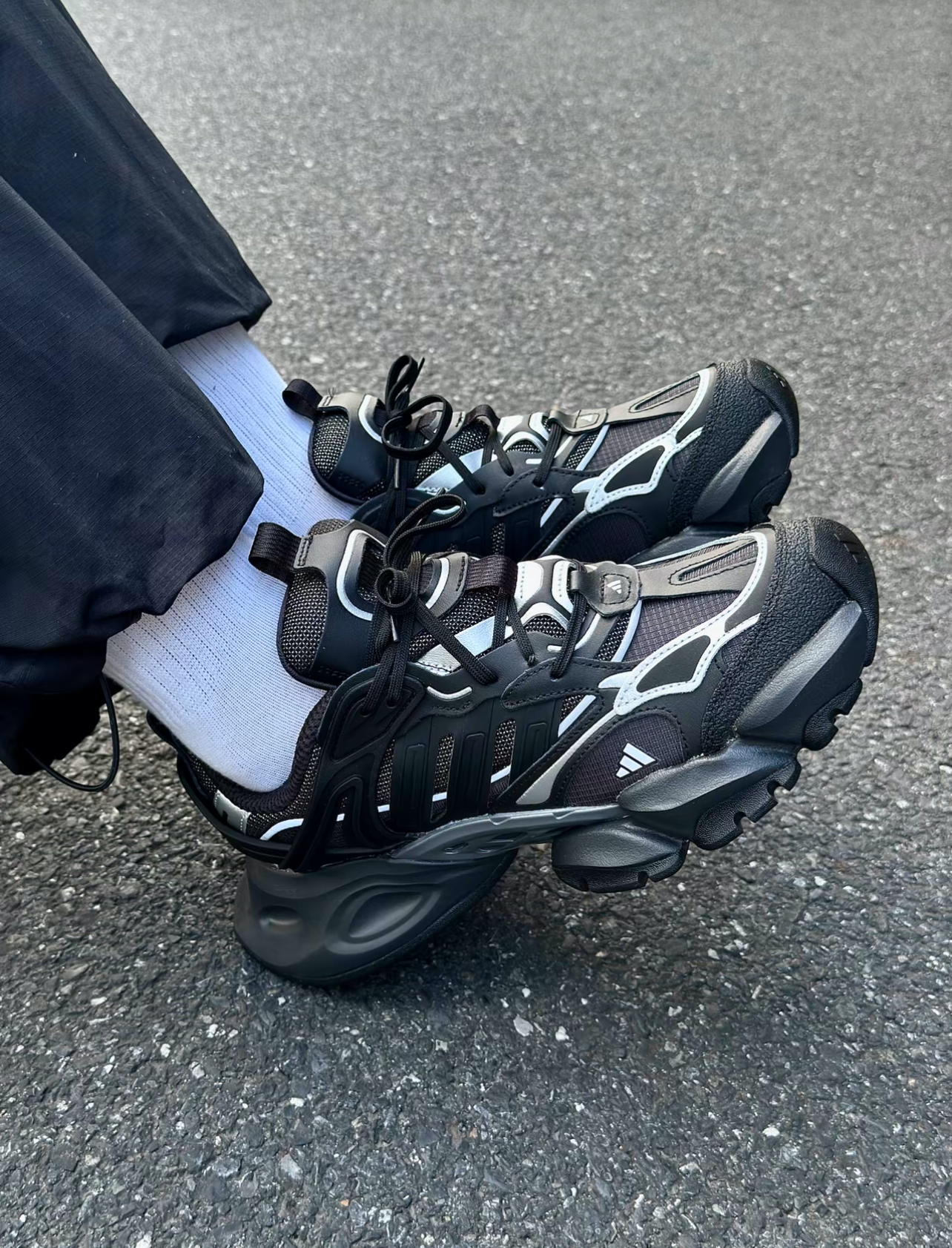 代購-adidas XLG RUNNER DELUXE 機械 跑鞋 男女同款 黑色 IH0070