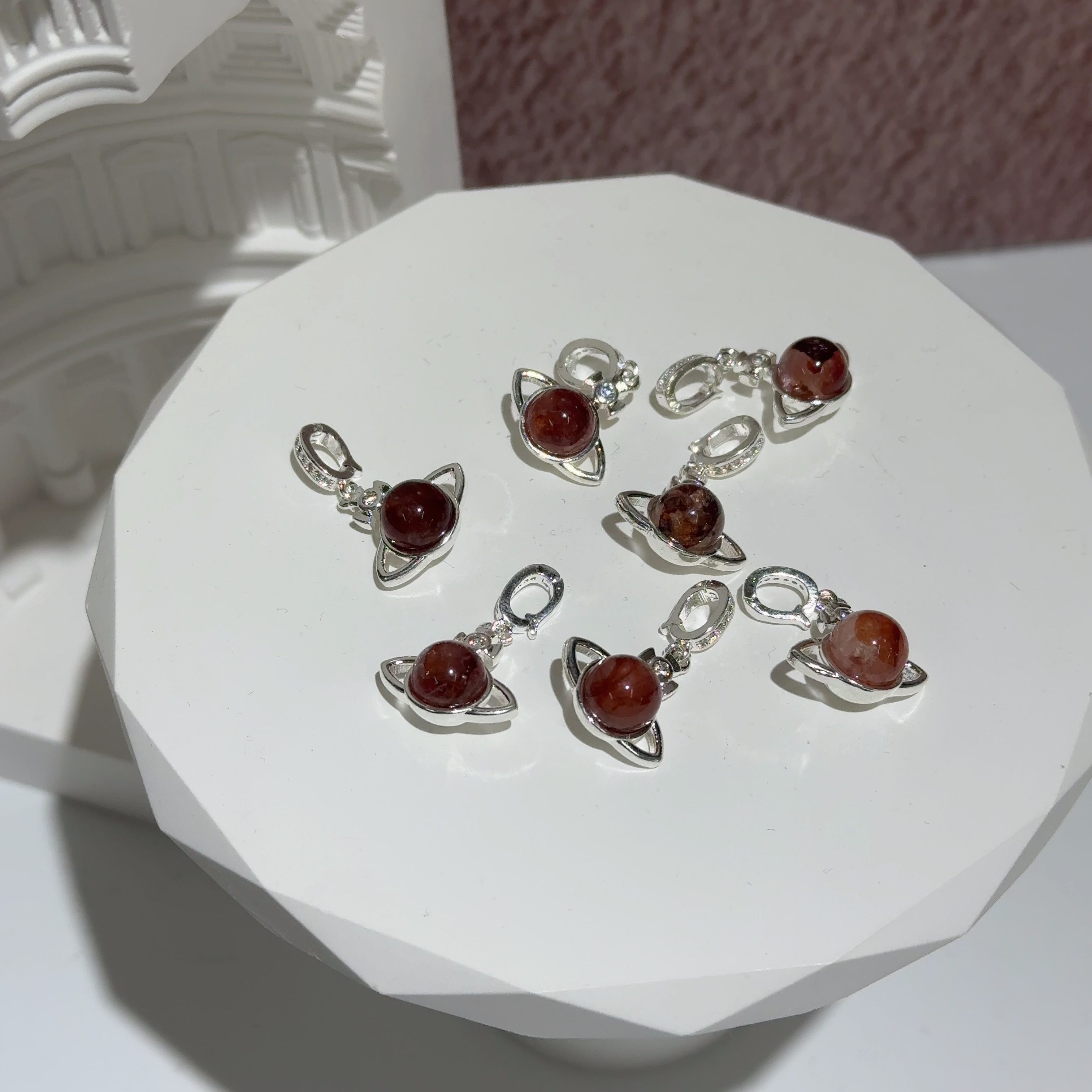 星球紅膠花隨意扣吊墜