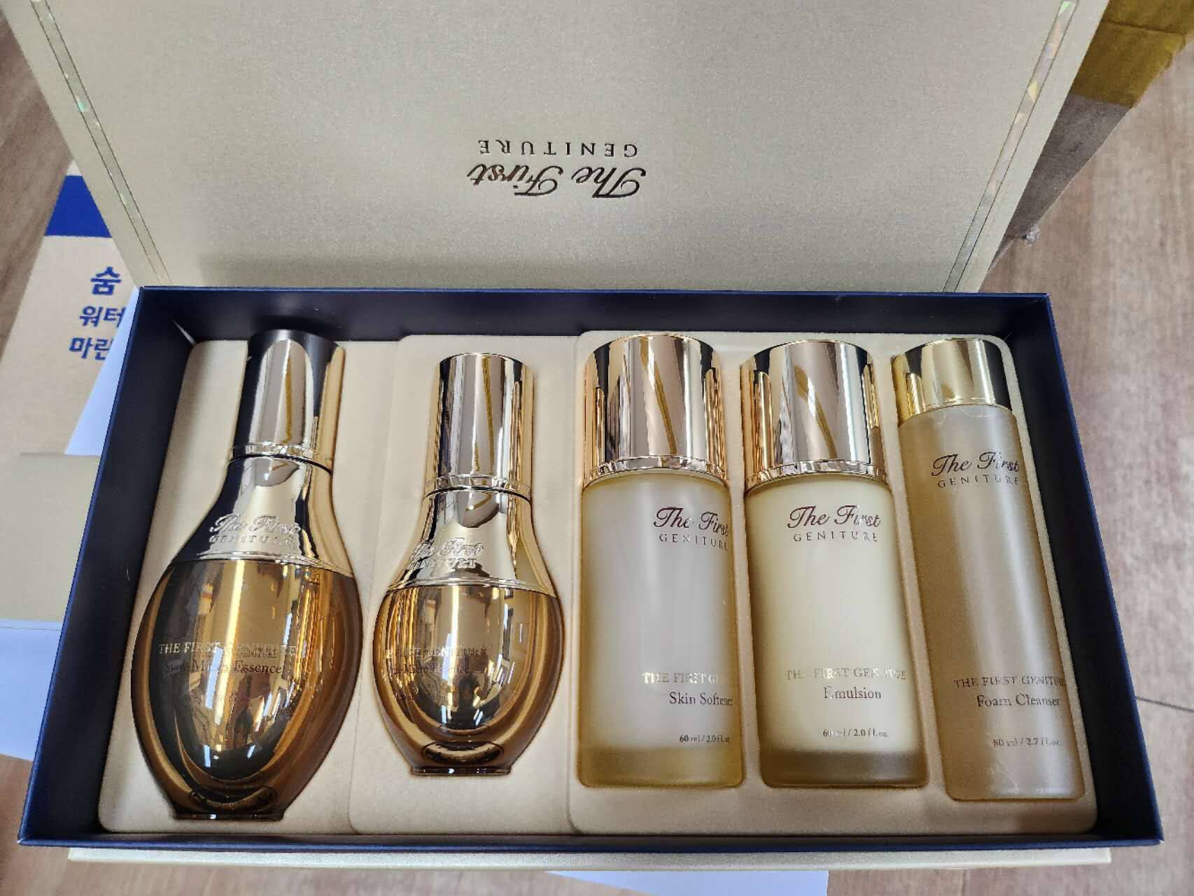 【預購】AKR080603 O HUI The First Geniture 極致精華套裝