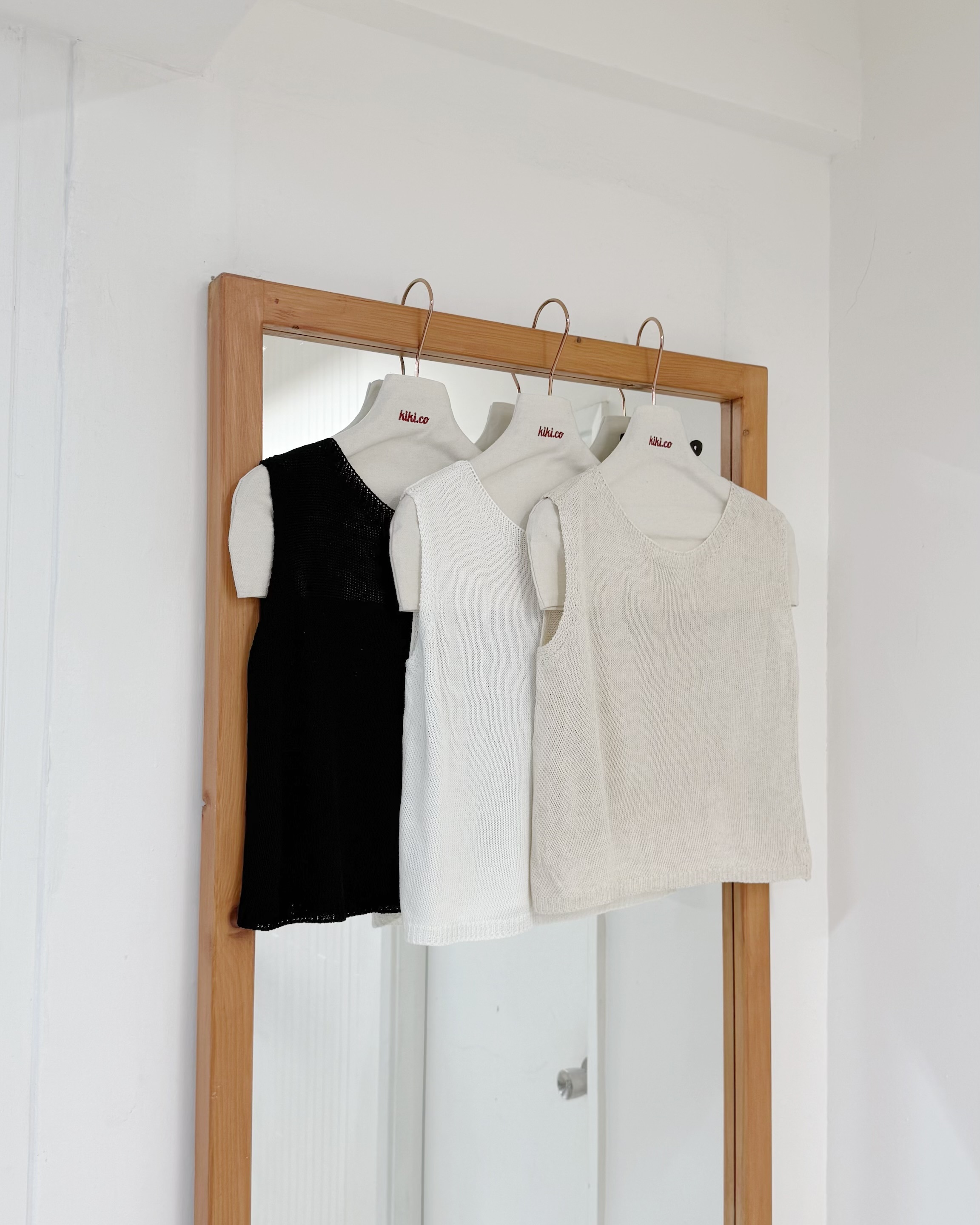 輕薄線織圓領背心