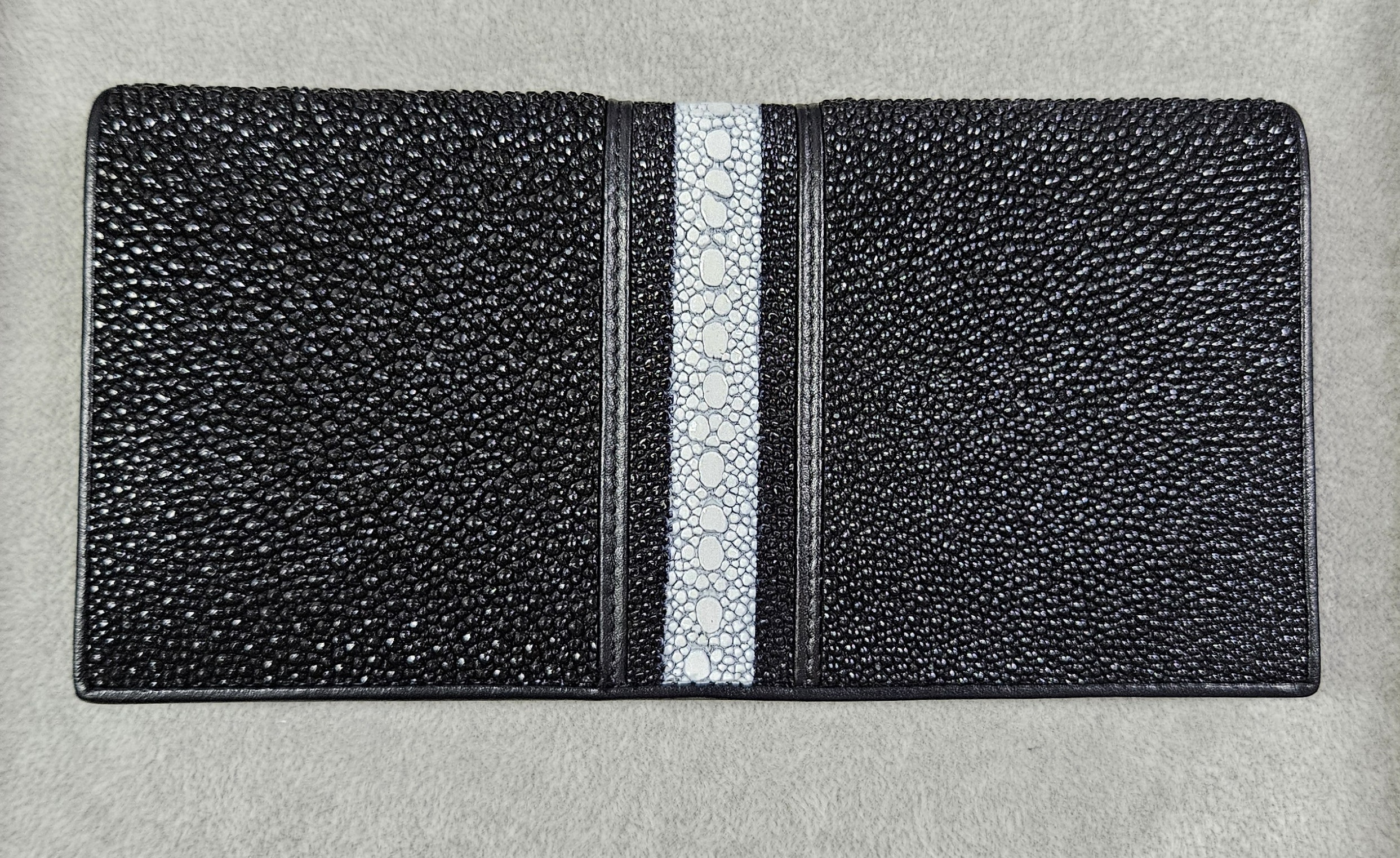 泰國 魔鬼魚皮銀包（T6 T771）