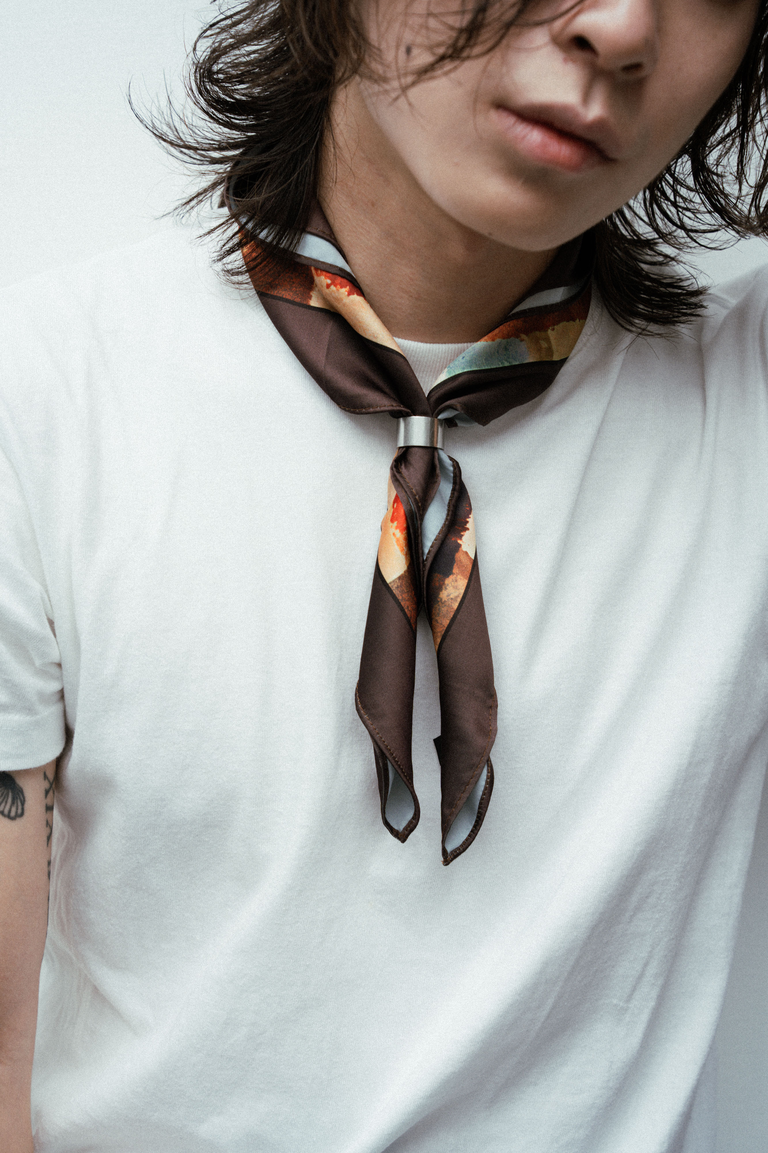 【BLUZ】綢緞線條彩幻絲巾 領巾 腰巾｜漸層