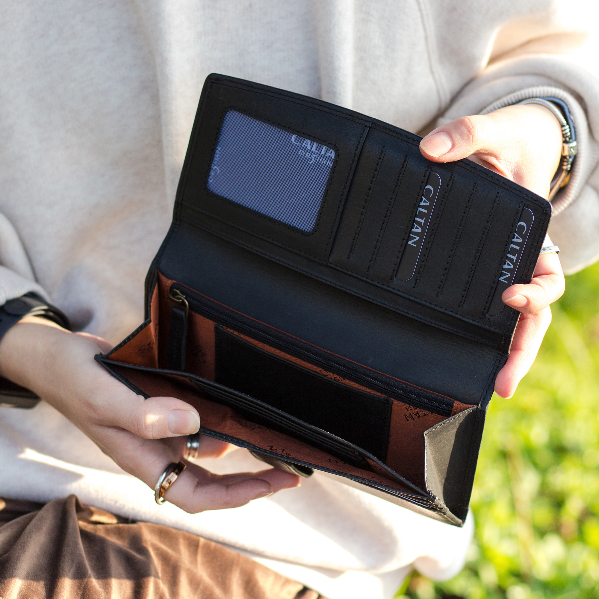 『新品上市』老爺有喜 時尚流線設計真皮長夾(071850bk)