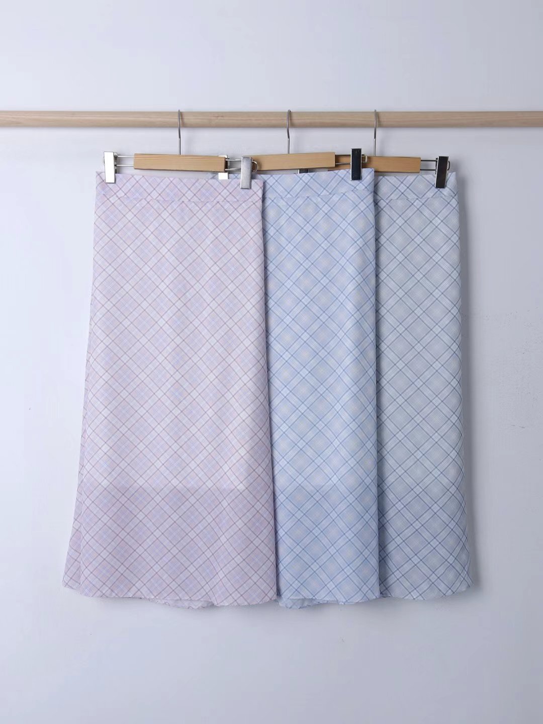 B12 輕薄格紋夏日半身裙 - 天藍 *特價* (優惠碼同充值購物金不適用)