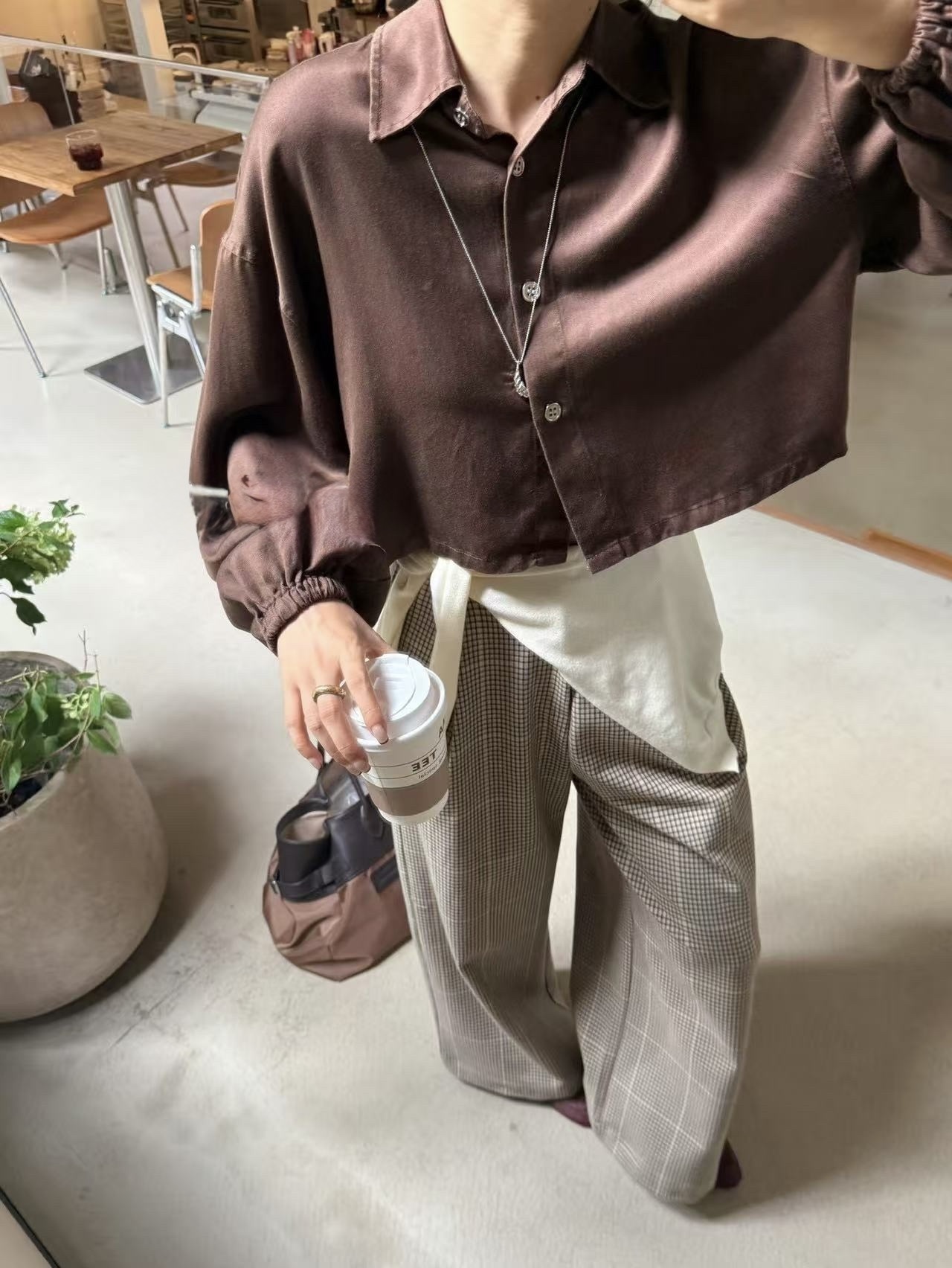 571 高級感天絲短版襯衫