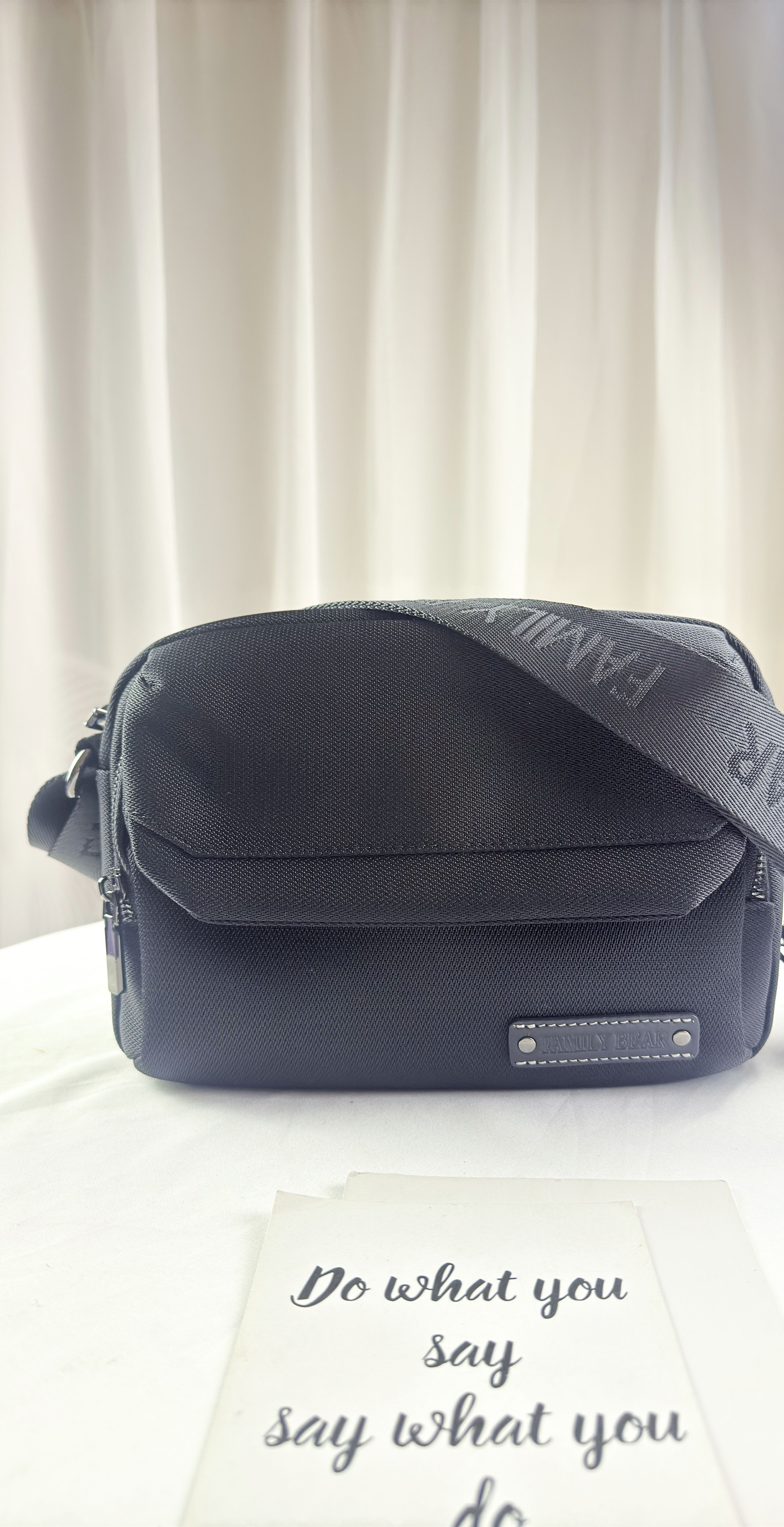 Family bear 經典黑 男用側背包 #2874