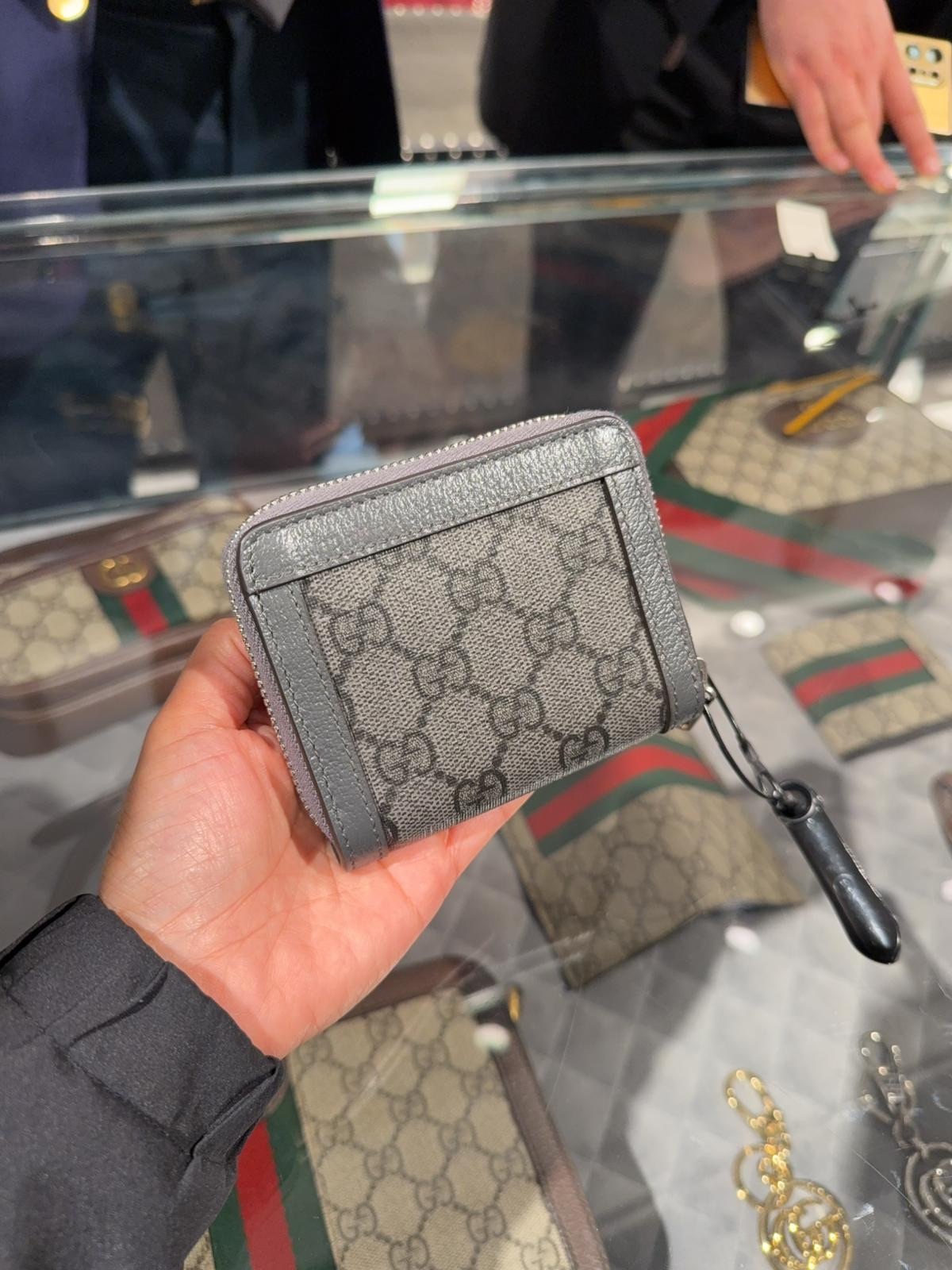 Gucci GG Supreme Dollar print zip around small wallet Grey 791744