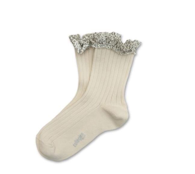 COLLEGIEN 豹紋愛心荷葉邊羅紋短襪 Léa-Doux Agneaux米白