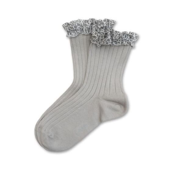 COLLEGIEN 豹紋愛心荷葉邊羅紋短襪 Léa-Gris Perle珍珠灰