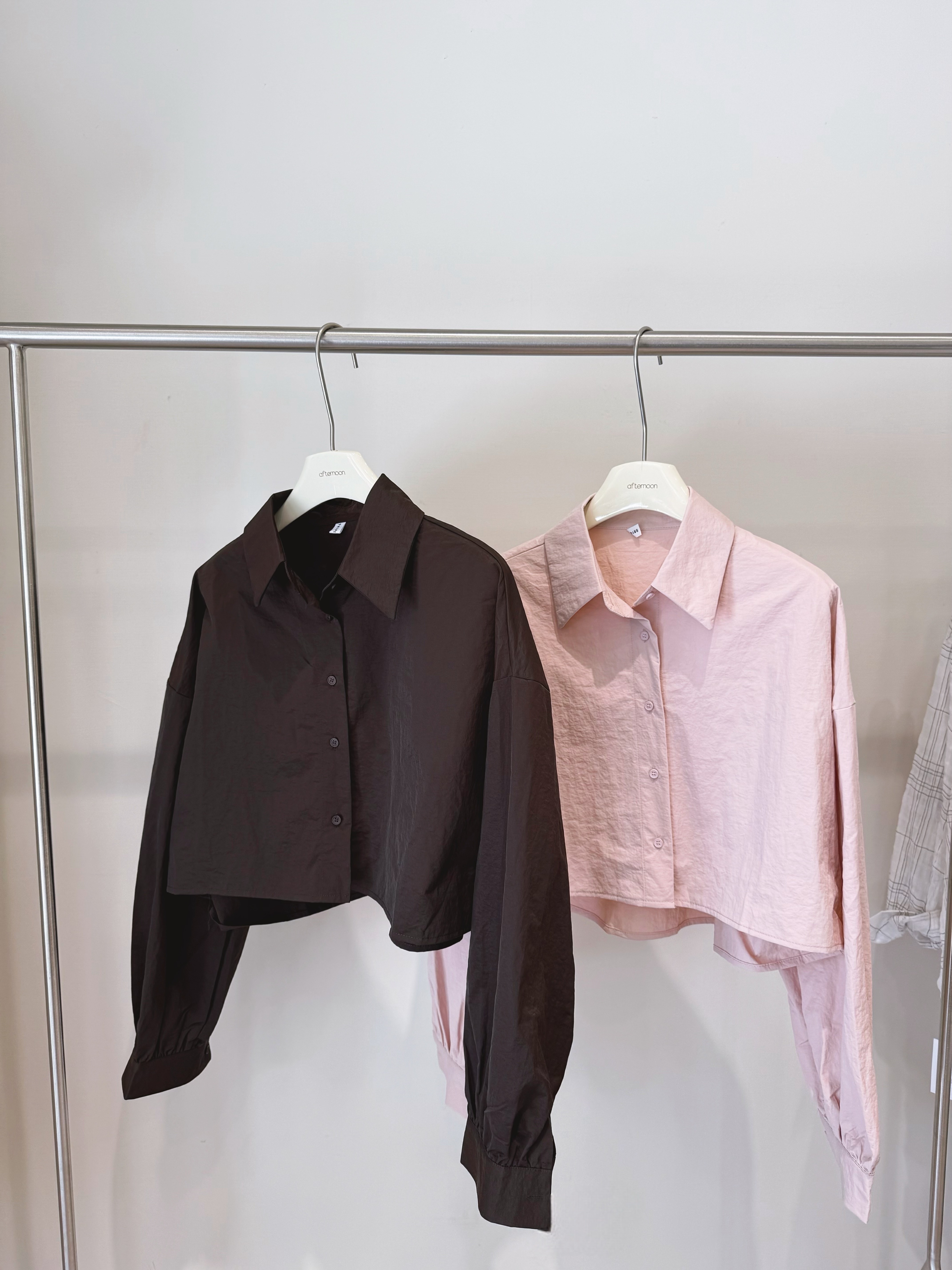 256 滑布料短版襯衫