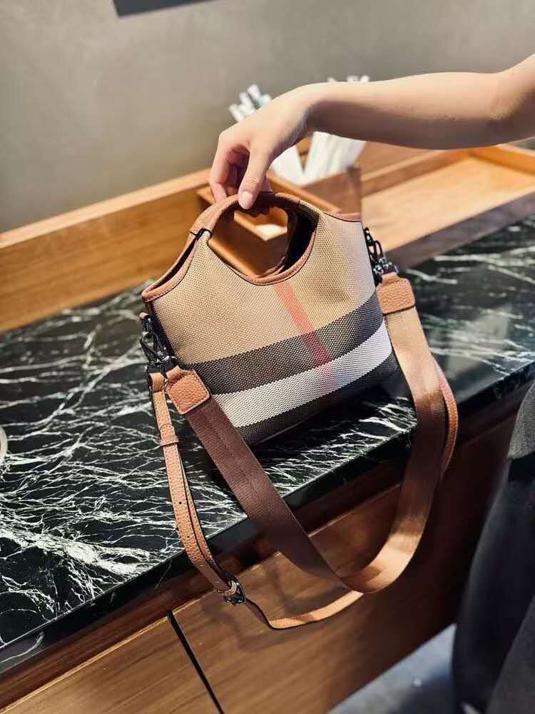 🥰PM_KB0309 ▶️手提 經典格紋休閒 單肩包 👉W:cm H:cm L:cm👈