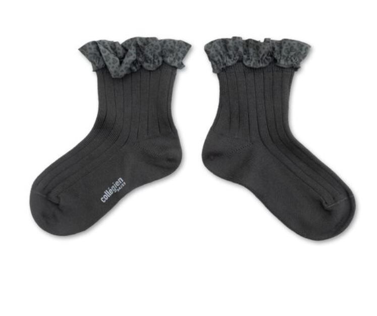 COLLEGIEN 豹紋愛心荷葉邊羅紋短襪 Léa-Gris Galet岩灰