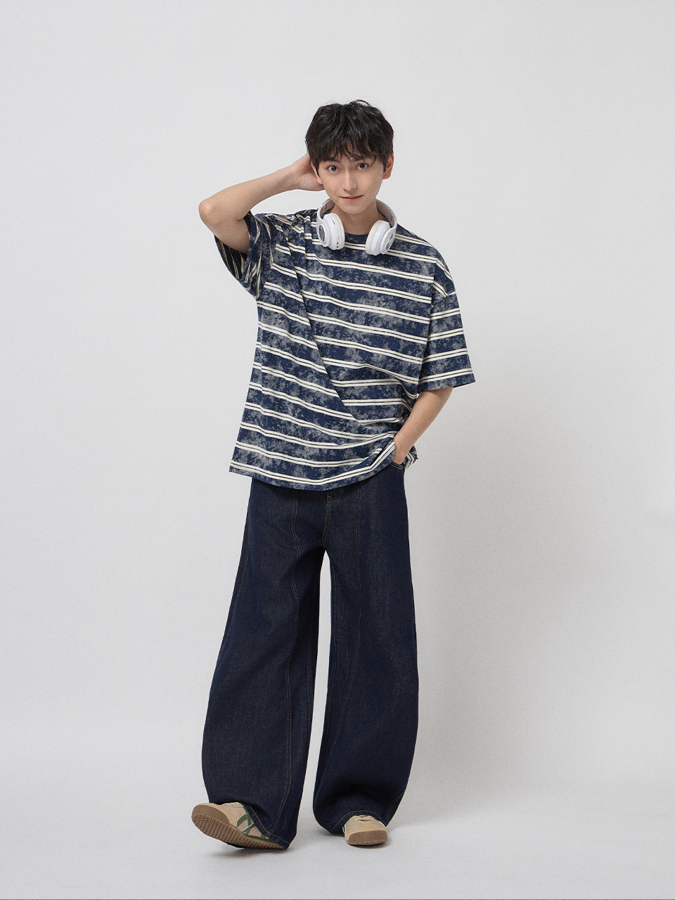 深墨藍彎刀牛仔寬褲