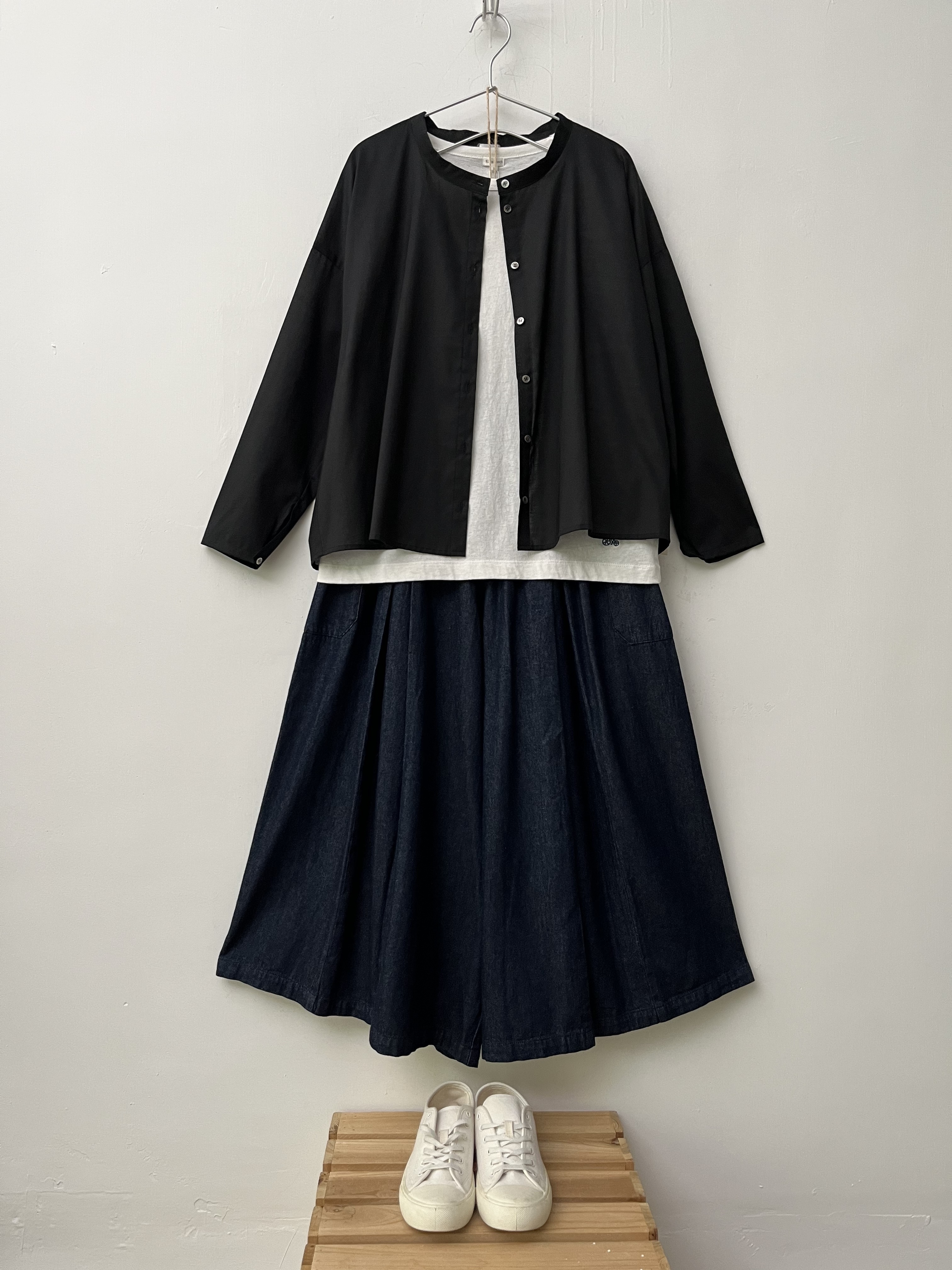 日本製  ynir黑色小企領top