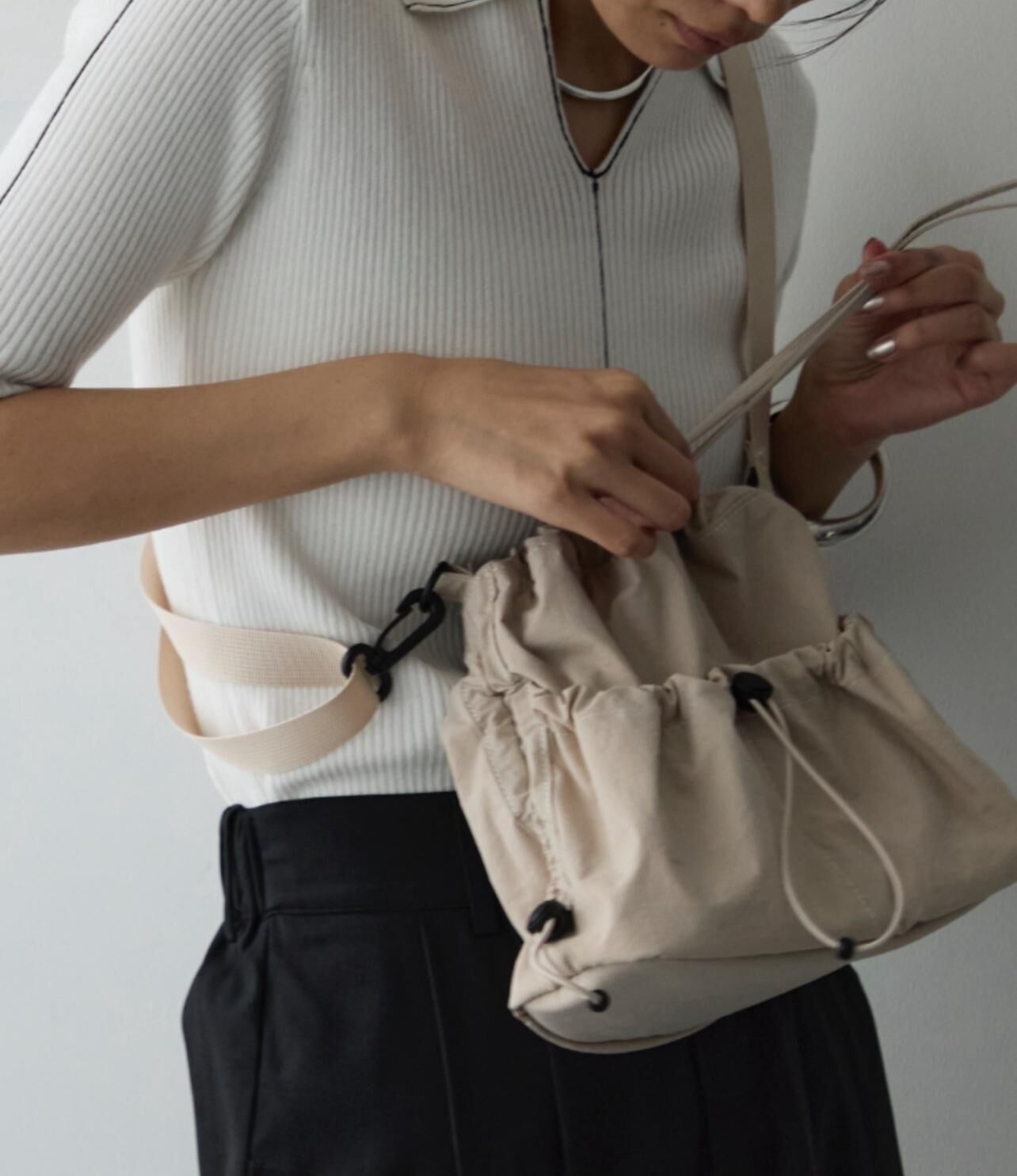 【預購】JN080703 DFFUR. 尼龍抽繩兩用單肩包