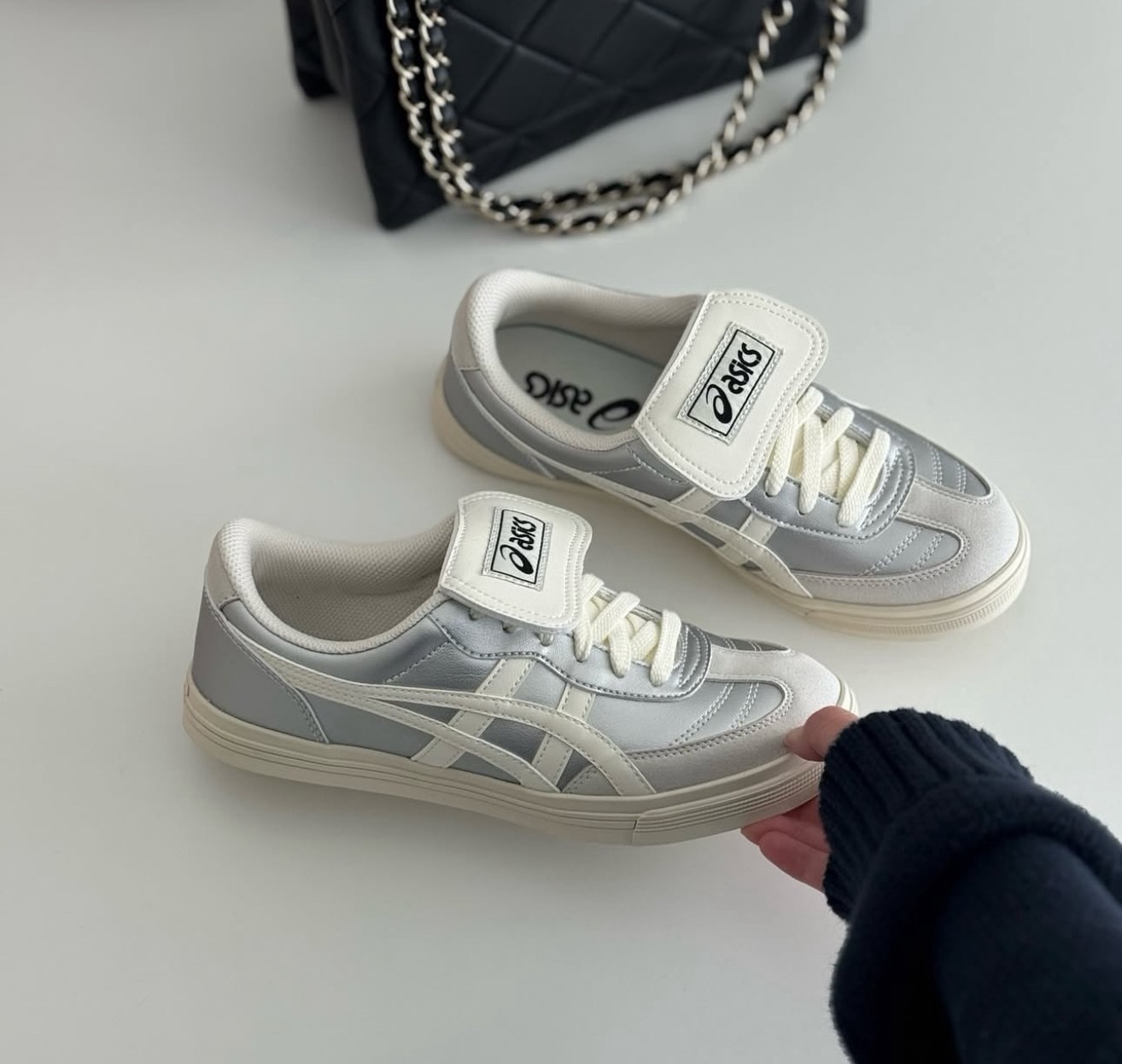 【Luxury】Asics Aaron 2.0 古董金屬銀 男女百搭新款 反摺鞋舌 銀白時尚配色