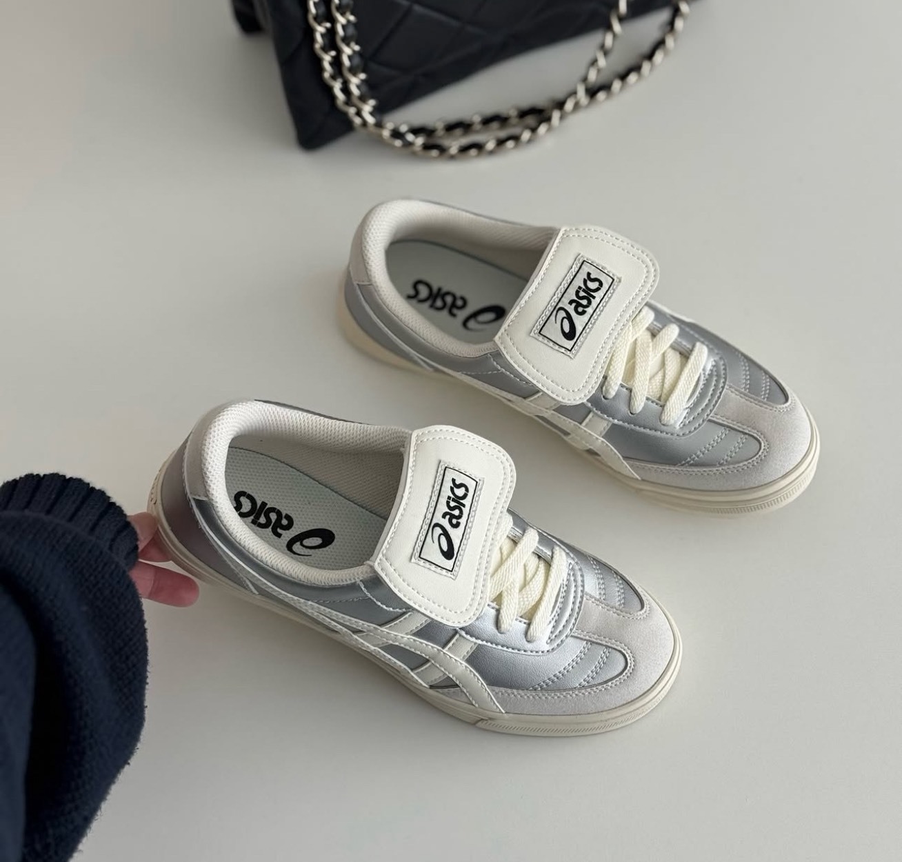 【Luxury】Asics Aaron 2.0 古董金屬銀 男女百搭新款 反摺鞋舌 銀白時尚配色