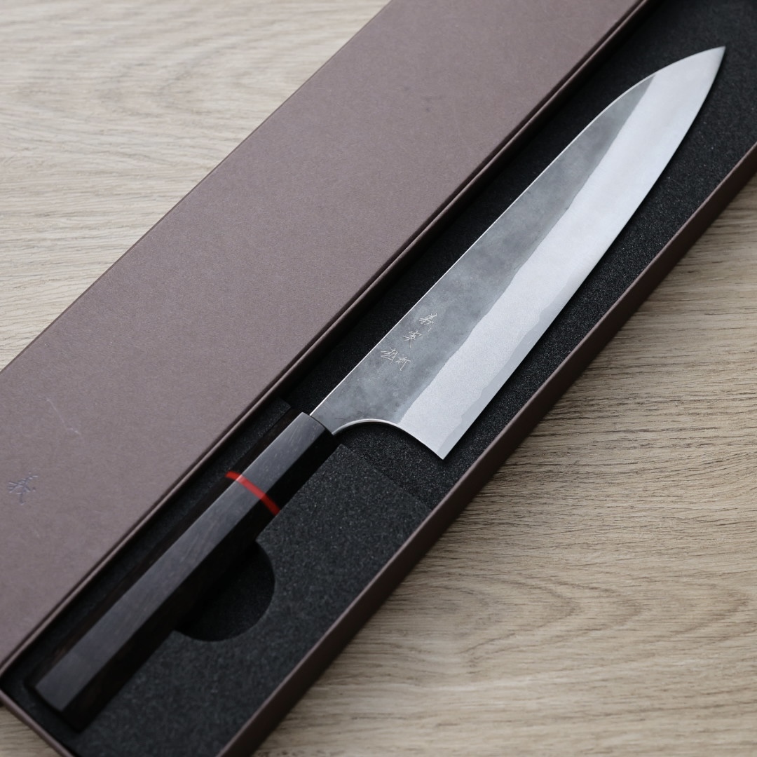 加藤義実 牛刀 210mm 青紙超級鋼 黑打梨地