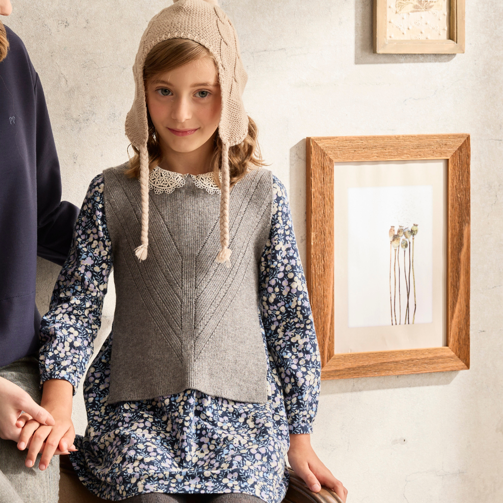 PIPPY優雅鉤織圓領無袖背心 灰